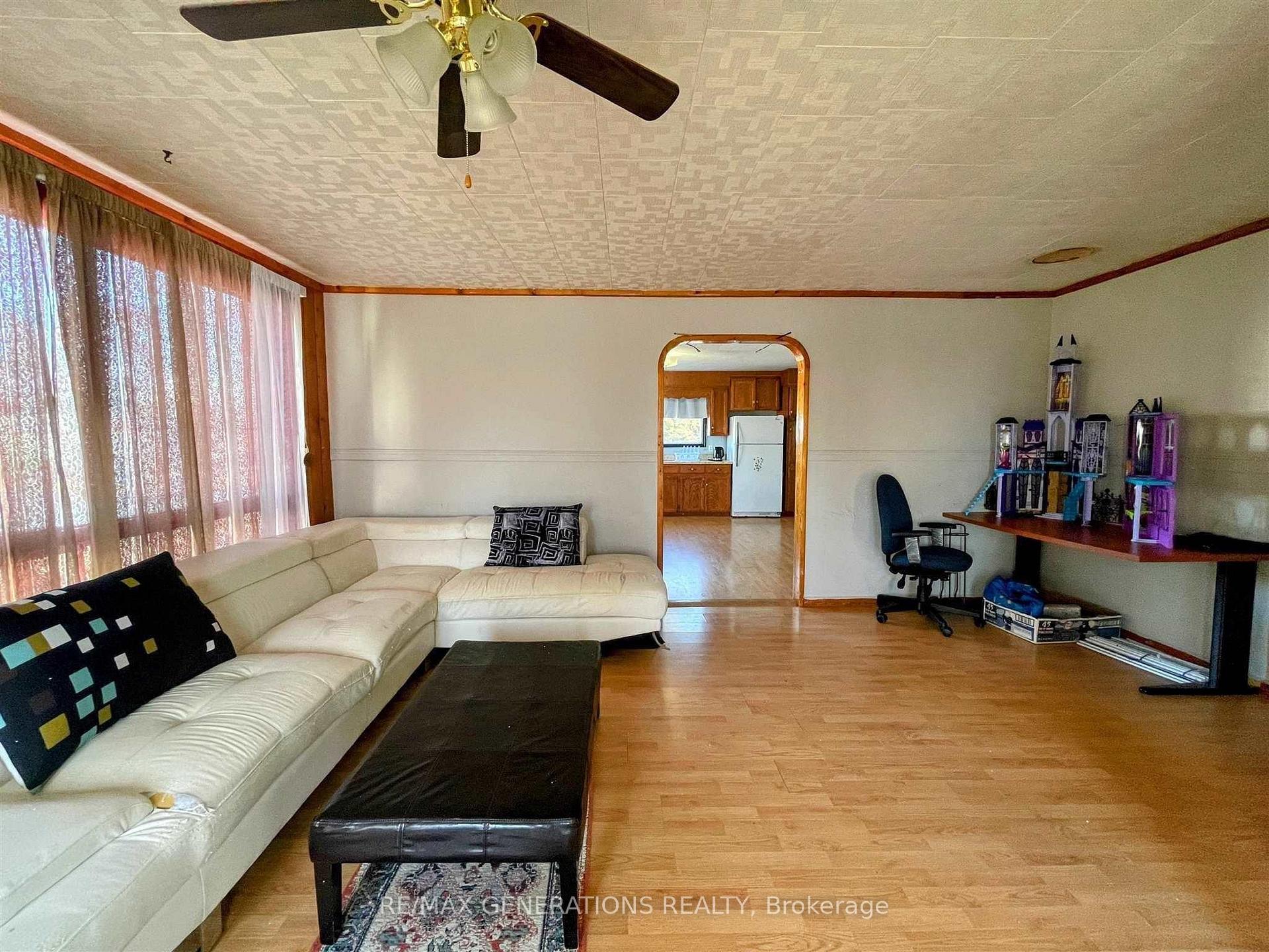 Photo 5 of 43 Stevens Avenue, Marathon — HOMEH