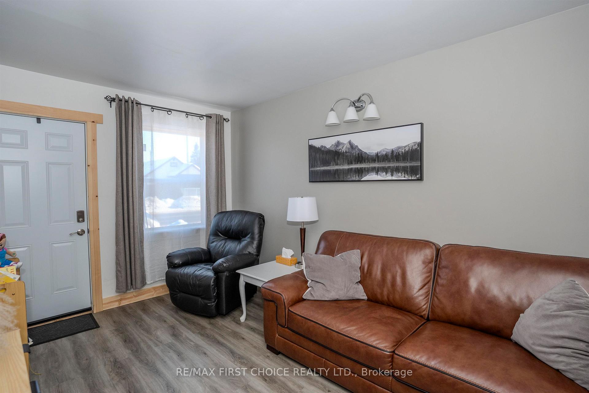 Photo 2 of 741 Sprague Street, Thunder Bay, Westfort — HOMEH
