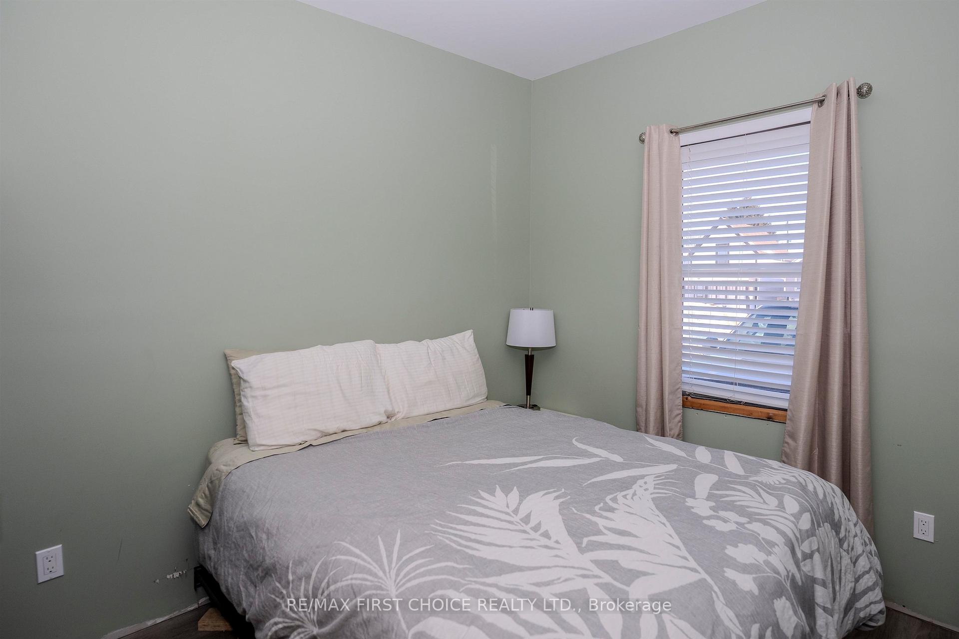 Photo 5 of 741 Sprague Street, Thunder Bay, Westfort — HOMEH