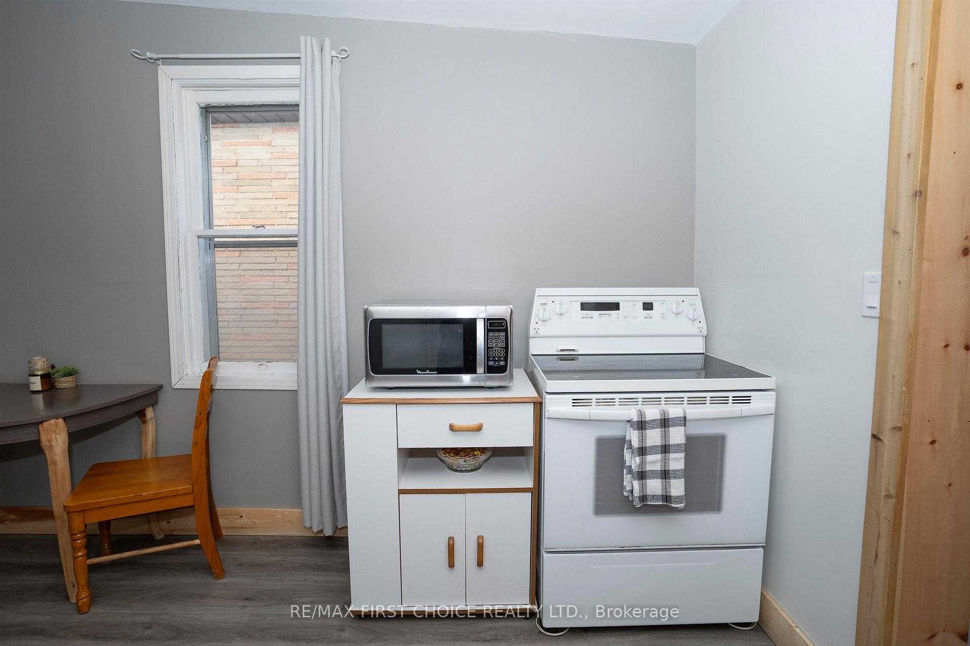 Photo 13 of 741 Sprague Street, Thunder Bay, Westfort — HOMEH