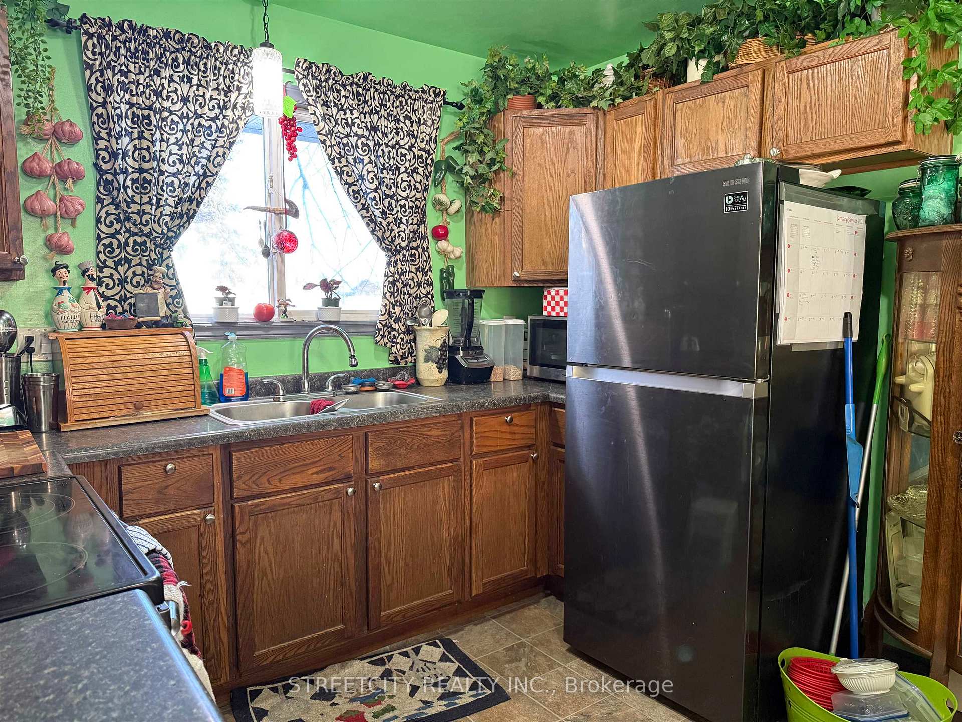 Photo 2 of 181 Farrand Street, Thunder Bay, Shuniah — HOMEH
