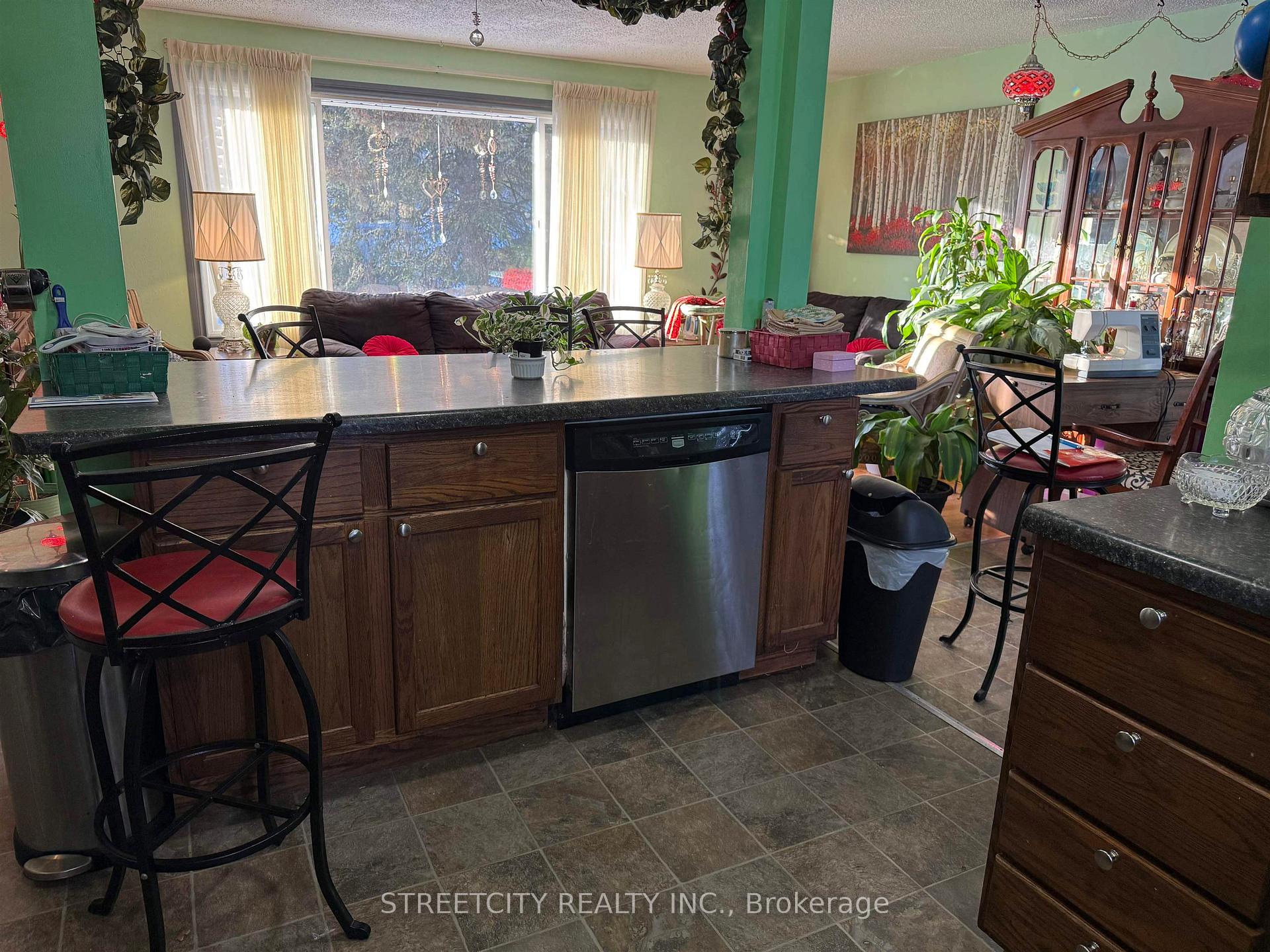 Photo 3 of 181 Farrand Street, Thunder Bay, Shuniah — HOMEH