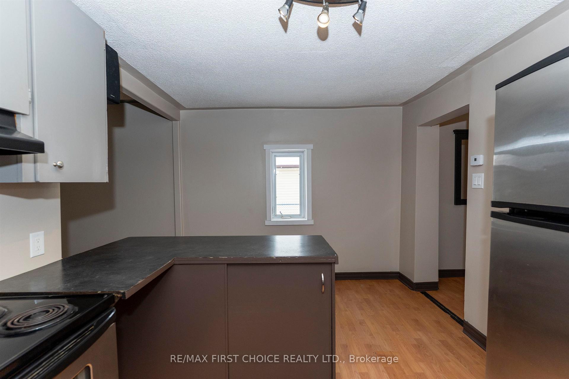 Photo 14 of 554 High Street S, Thunder Bay, Court / Cumberland — HOMEH