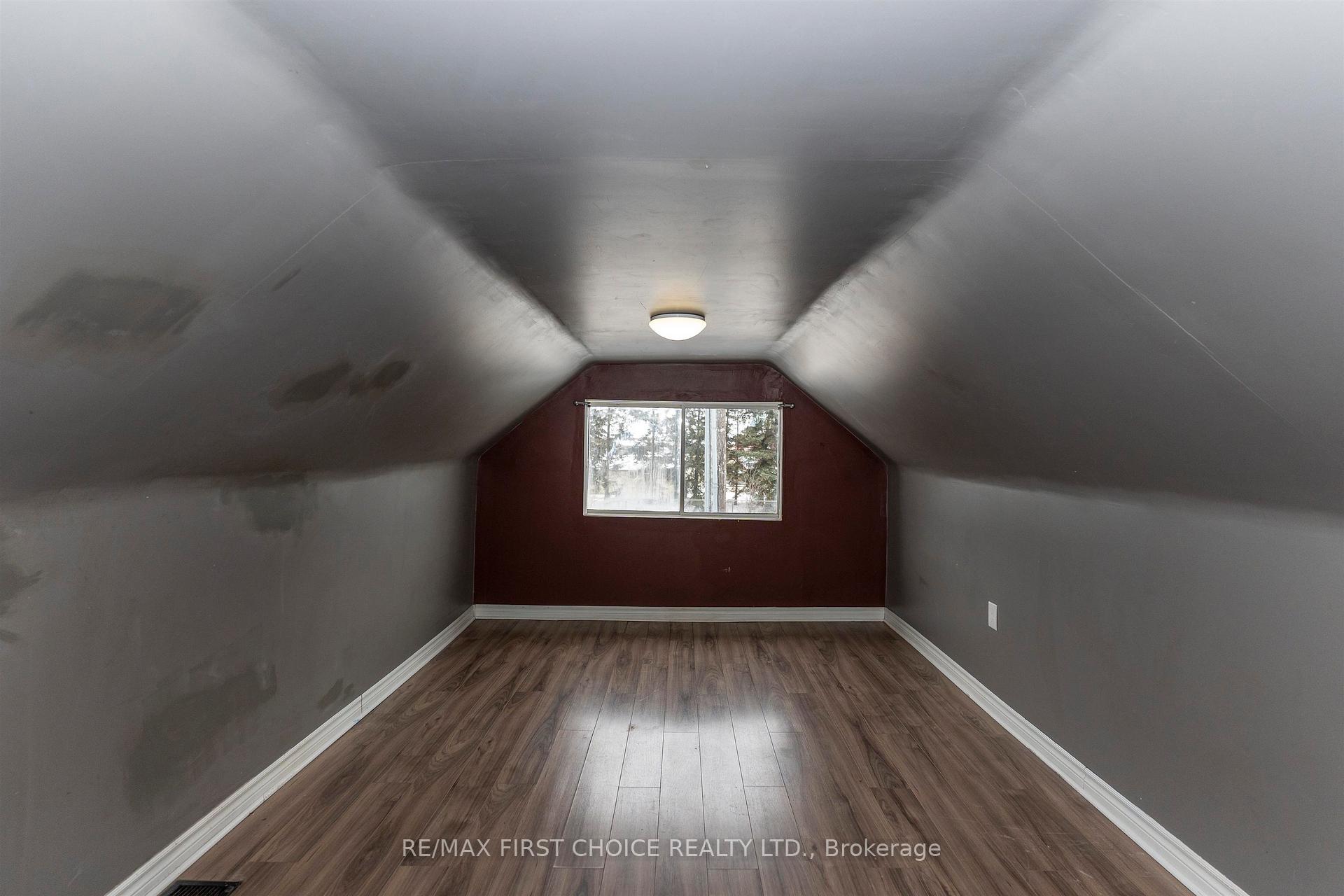 Photo 25 of 554 High Street S, Thunder Bay, Court / Cumberland — HOMEH