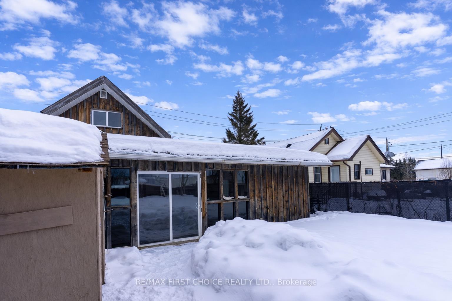 Photo 30 of 554 High Street S, Thunder Bay, Court / Cumberland — HOMEH