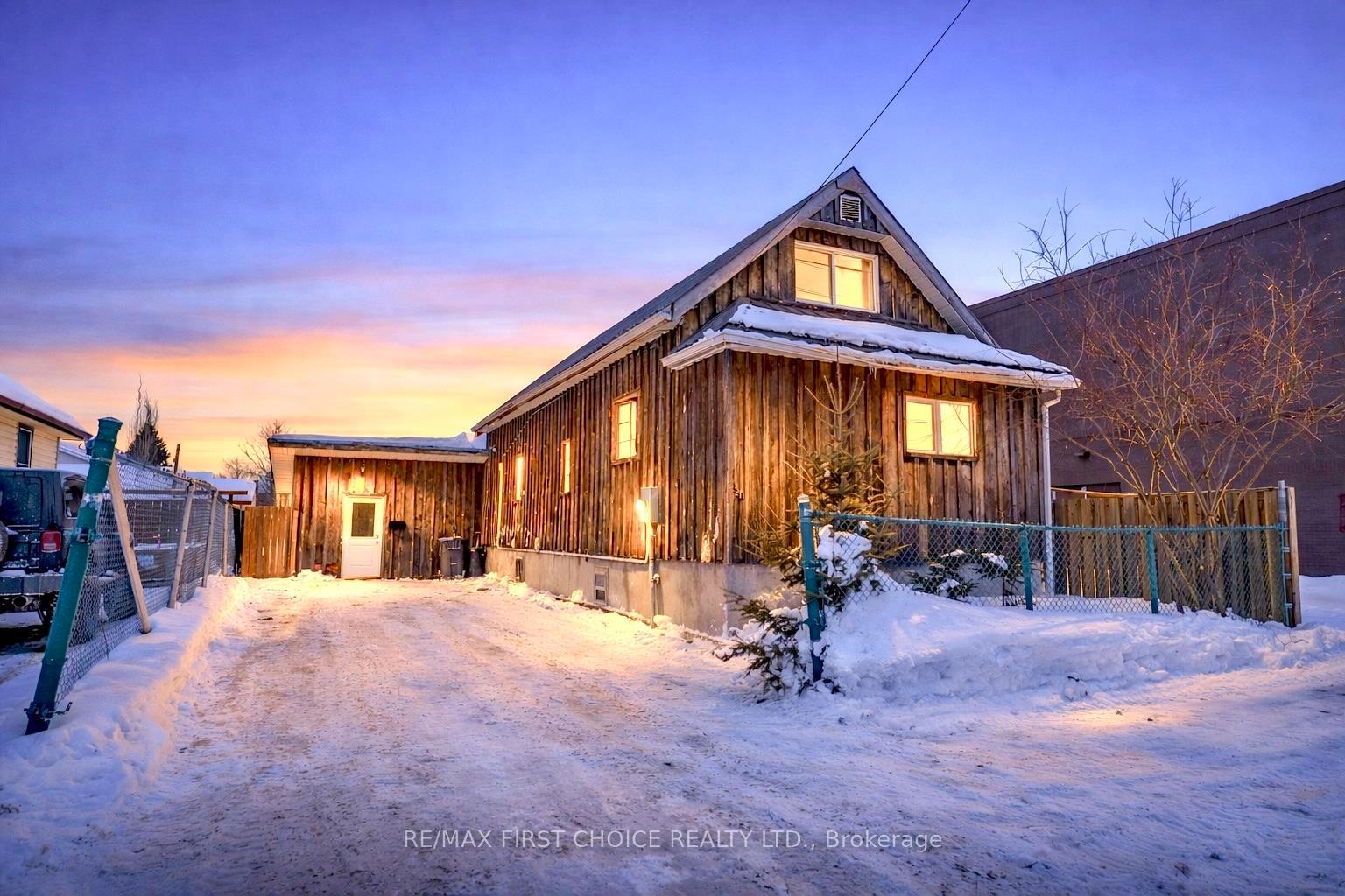 Photo 33 of 554 High Street S, Thunder Bay, Court / Cumberland — HOMEH