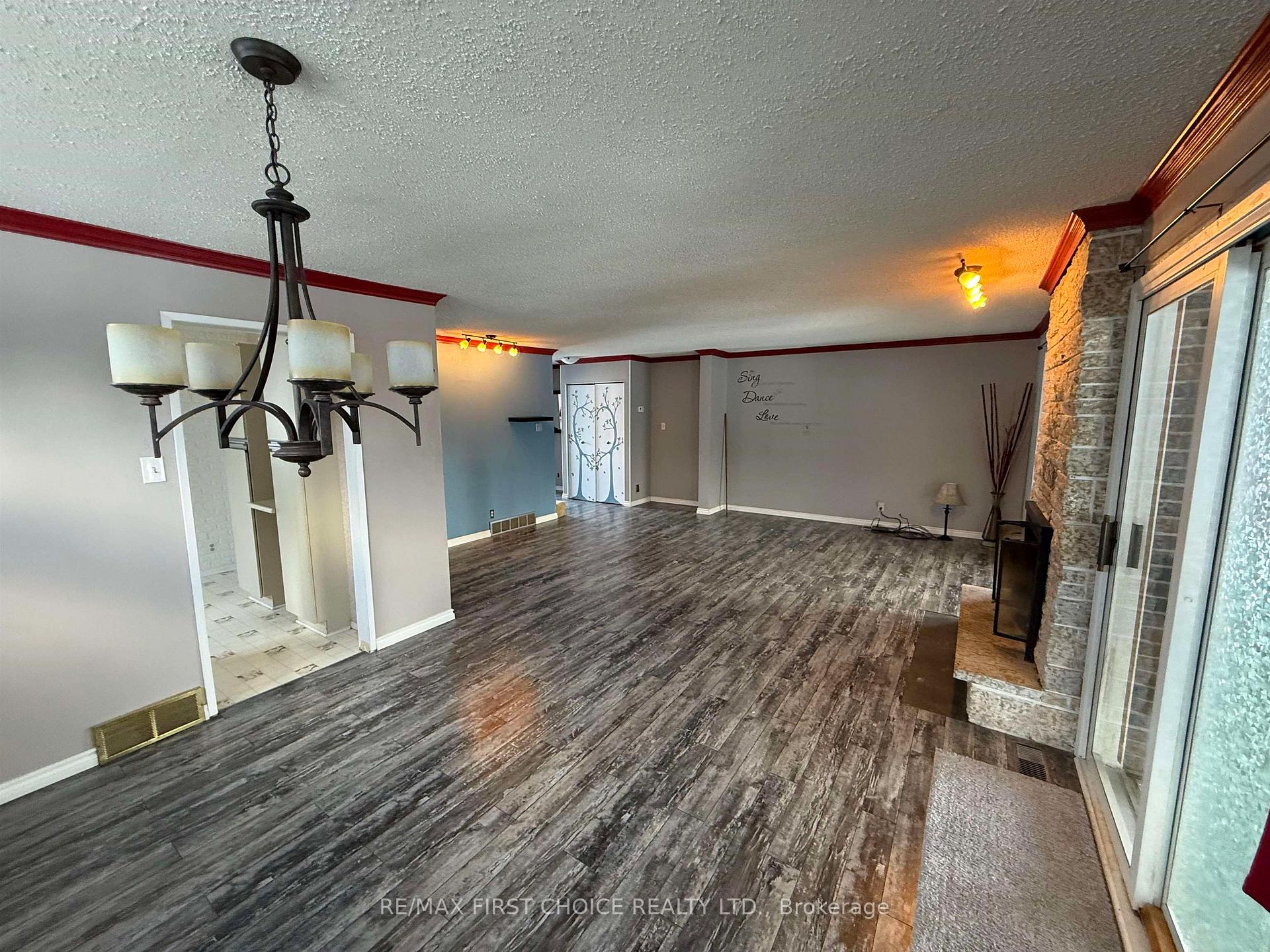 Photo 5 of 210 Parkdale Road, Dryden, Milestone — HOMEH