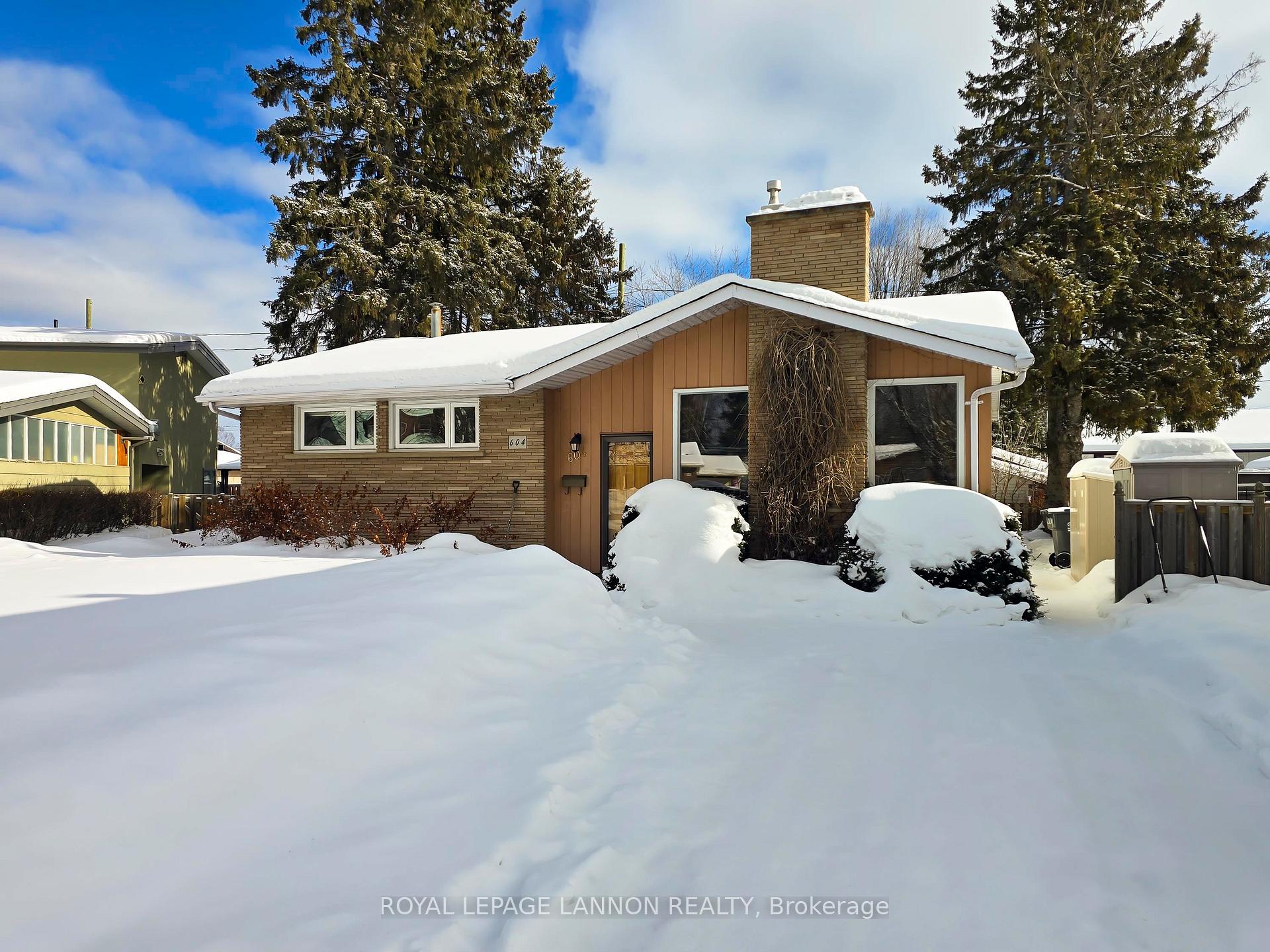 Photo 1 of 604 Ashdale Place, Thunder Bay, Edgewater Park — HOMEH