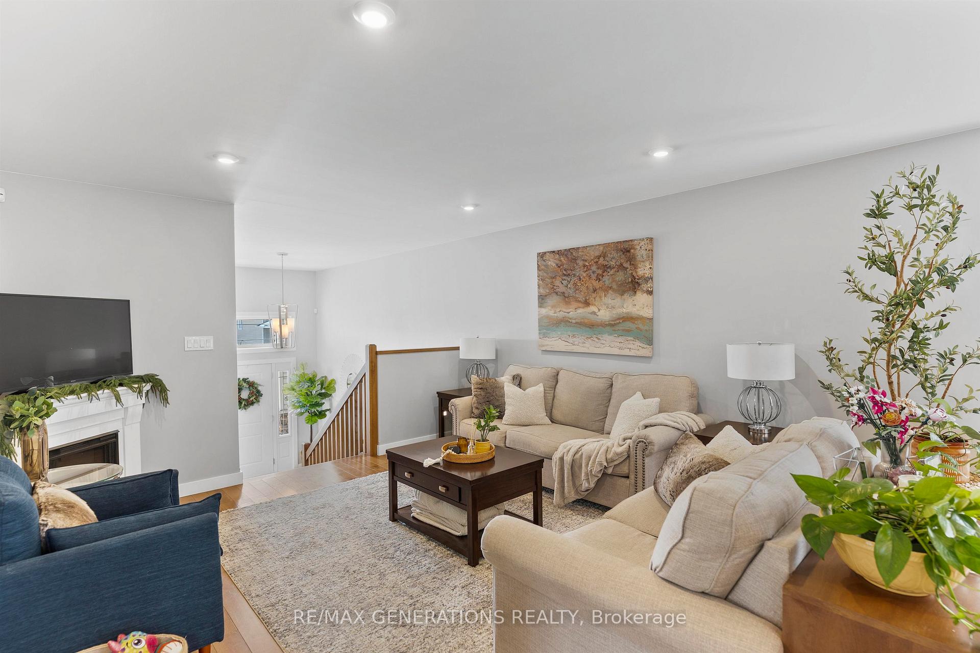 Photo 7 of 203 Cougar Crescent, Thunder Bay, Parkdale — HOMEH