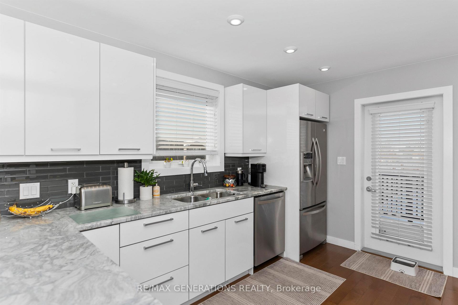 Photo 9 of 203 Cougar Crescent, Thunder Bay, Parkdale — HOMEH