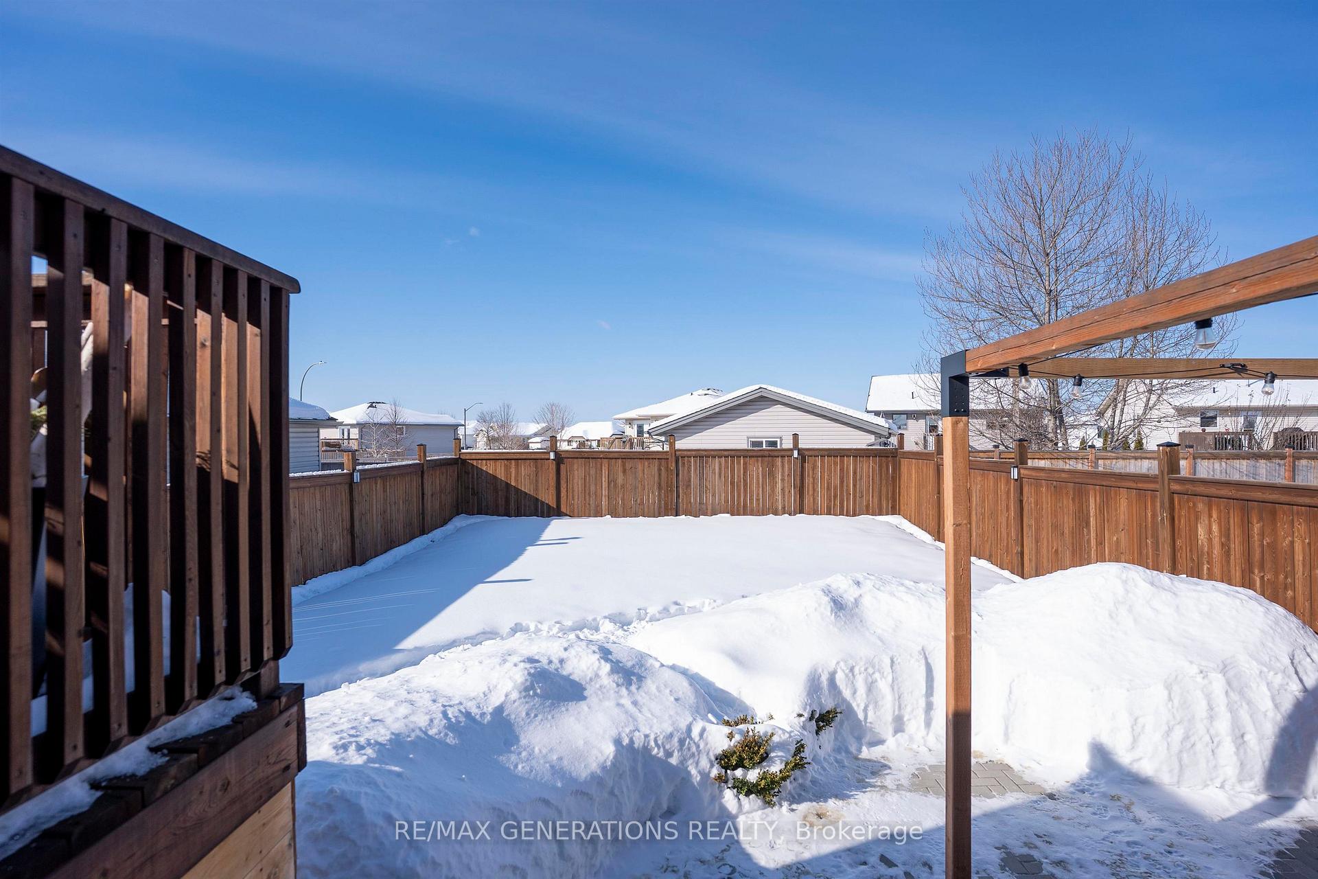 Photo 42 of 203 Cougar Crescent, Thunder Bay, Parkdale — HOMEH
