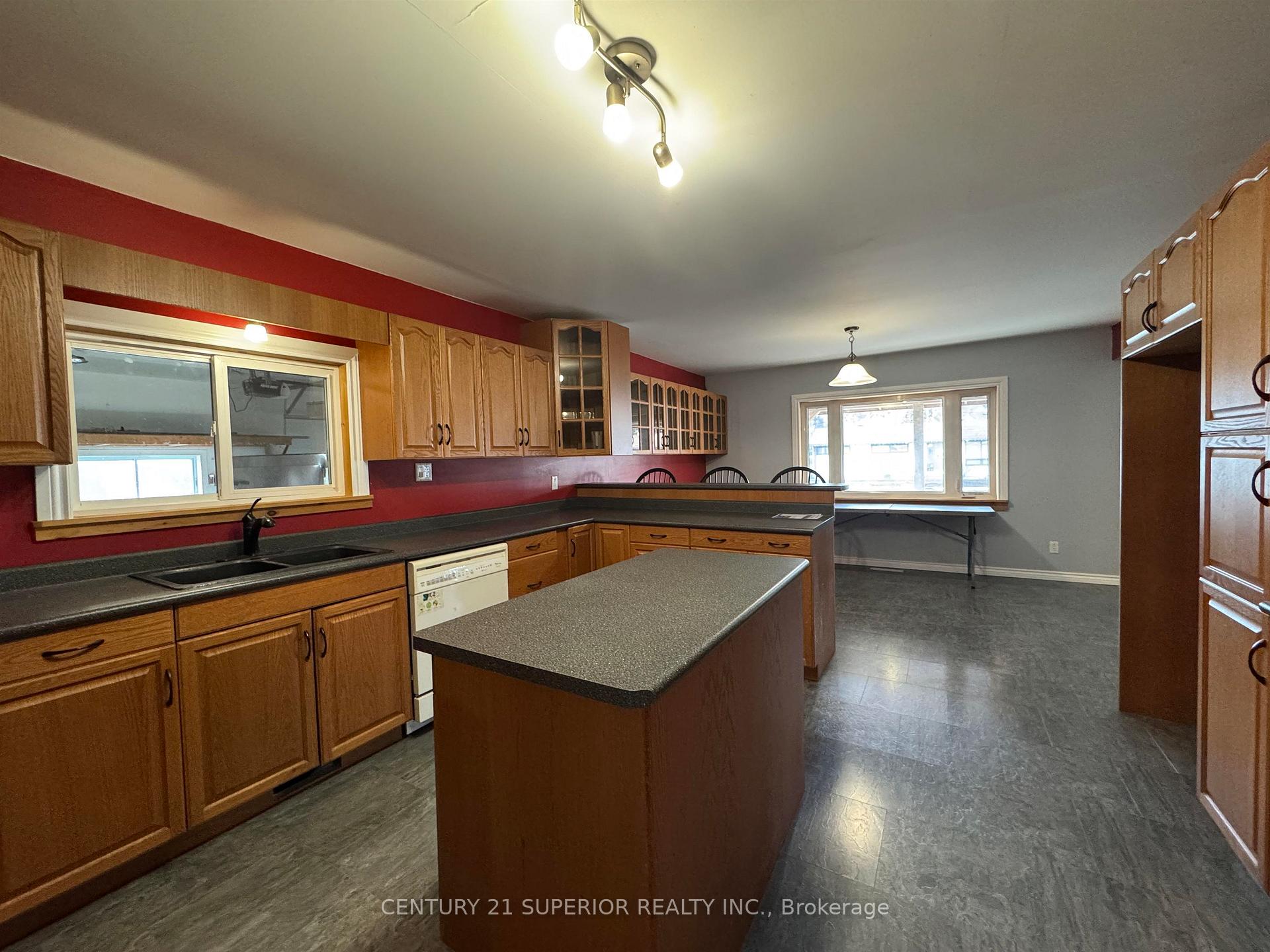 Photo 12 of 30 Aspendale Drive W, Marathon — HOMEH