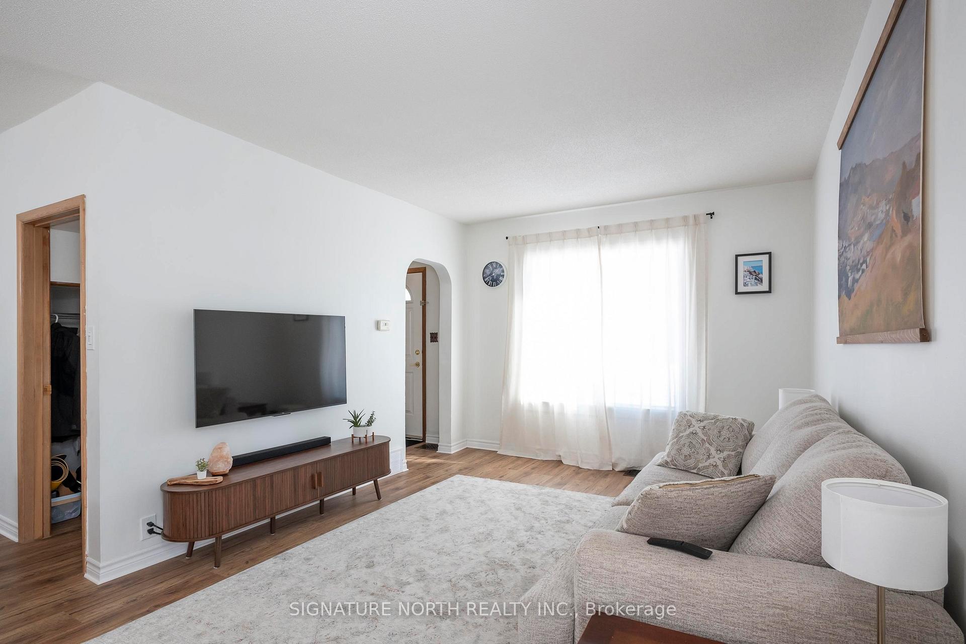 Photo 8 of 12 Stokes Street, Thunder Bay, College Heights — HOMEH