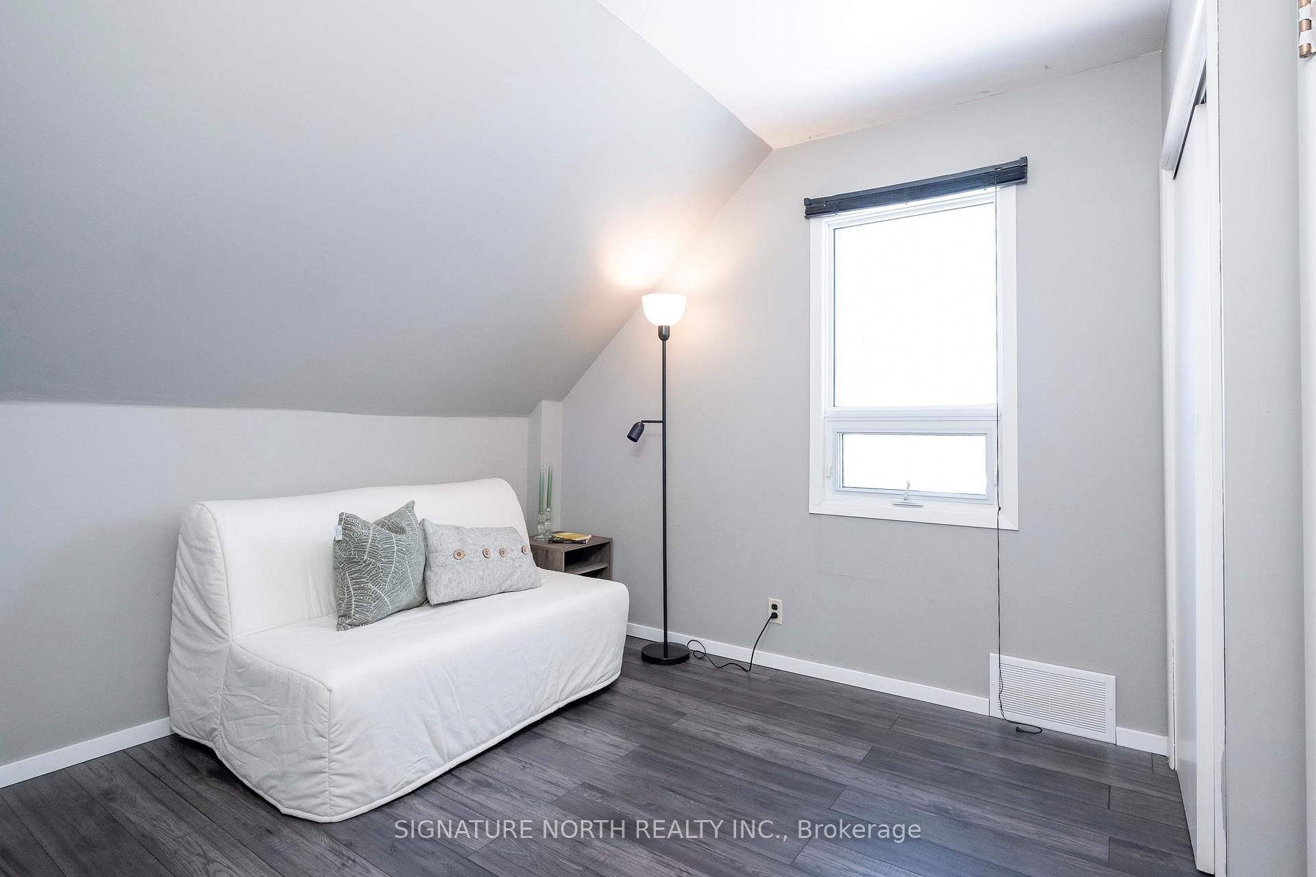 Photo 37 of 12 Stokes Street, Thunder Bay, College Heights — HOMEH