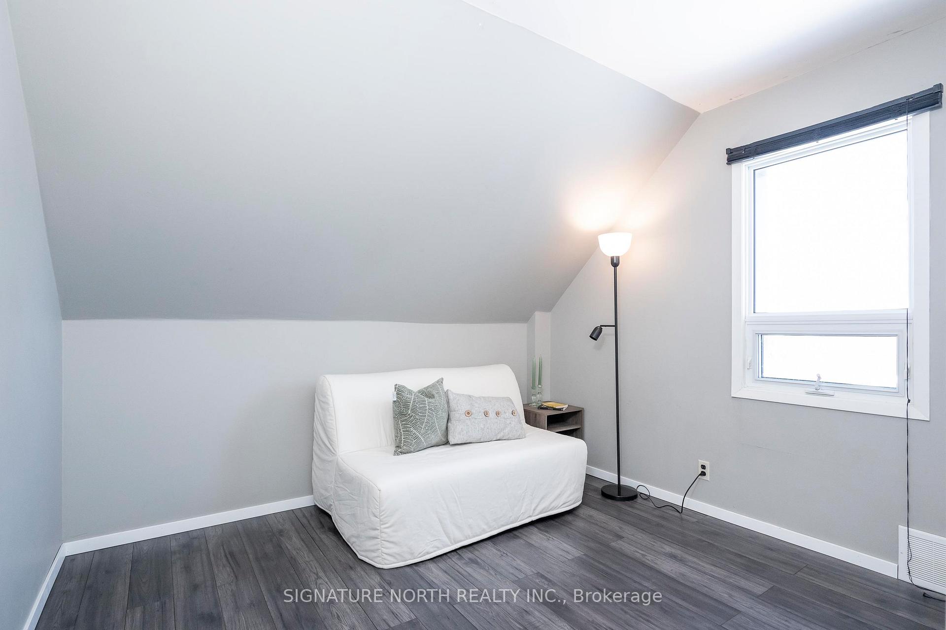 Photo 38 of 12 Stokes Street, Thunder Bay, College Heights — HOMEH