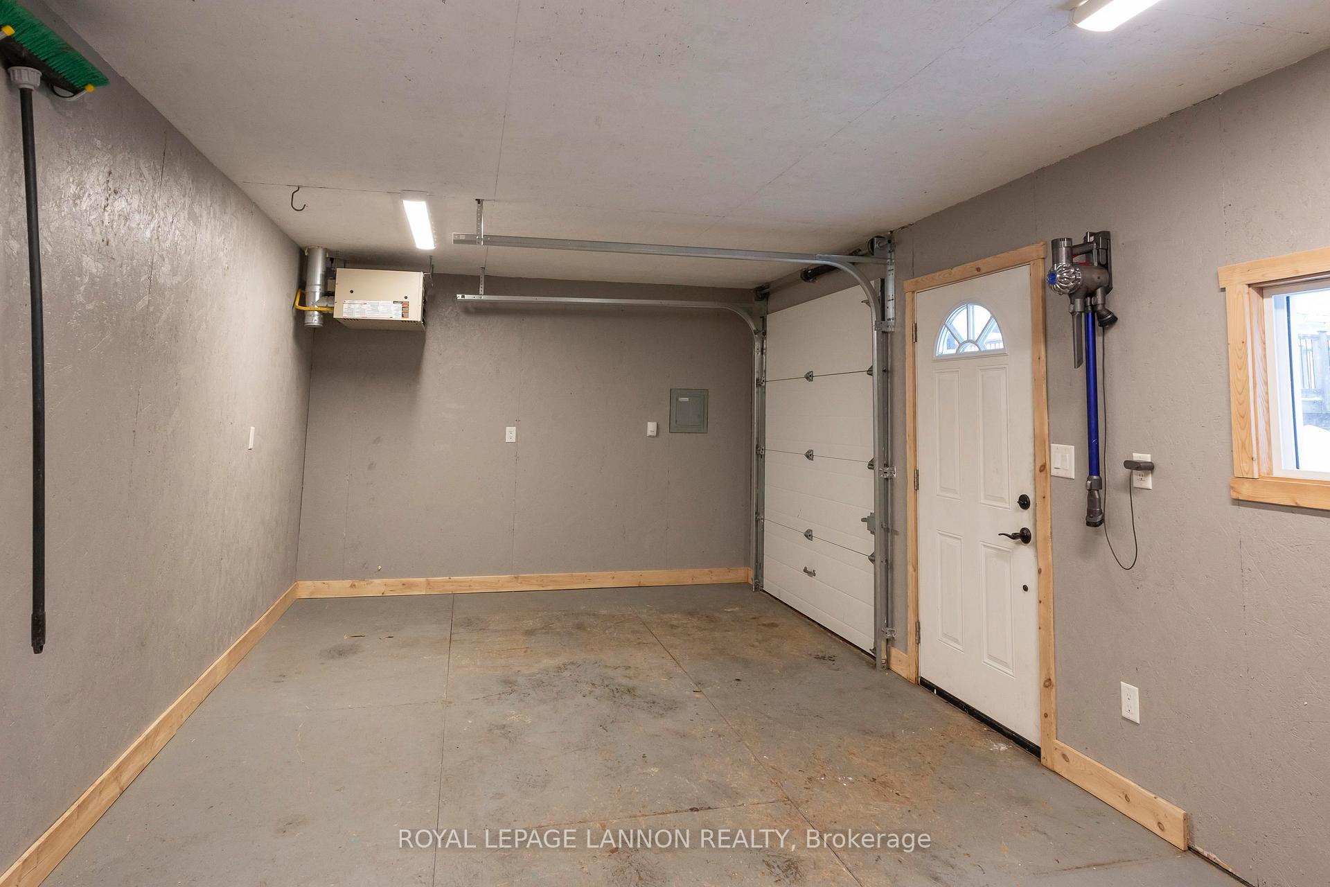 Photo 37 of 131 Blanchard Street, Thunder Bay, Grandview — HOMEH