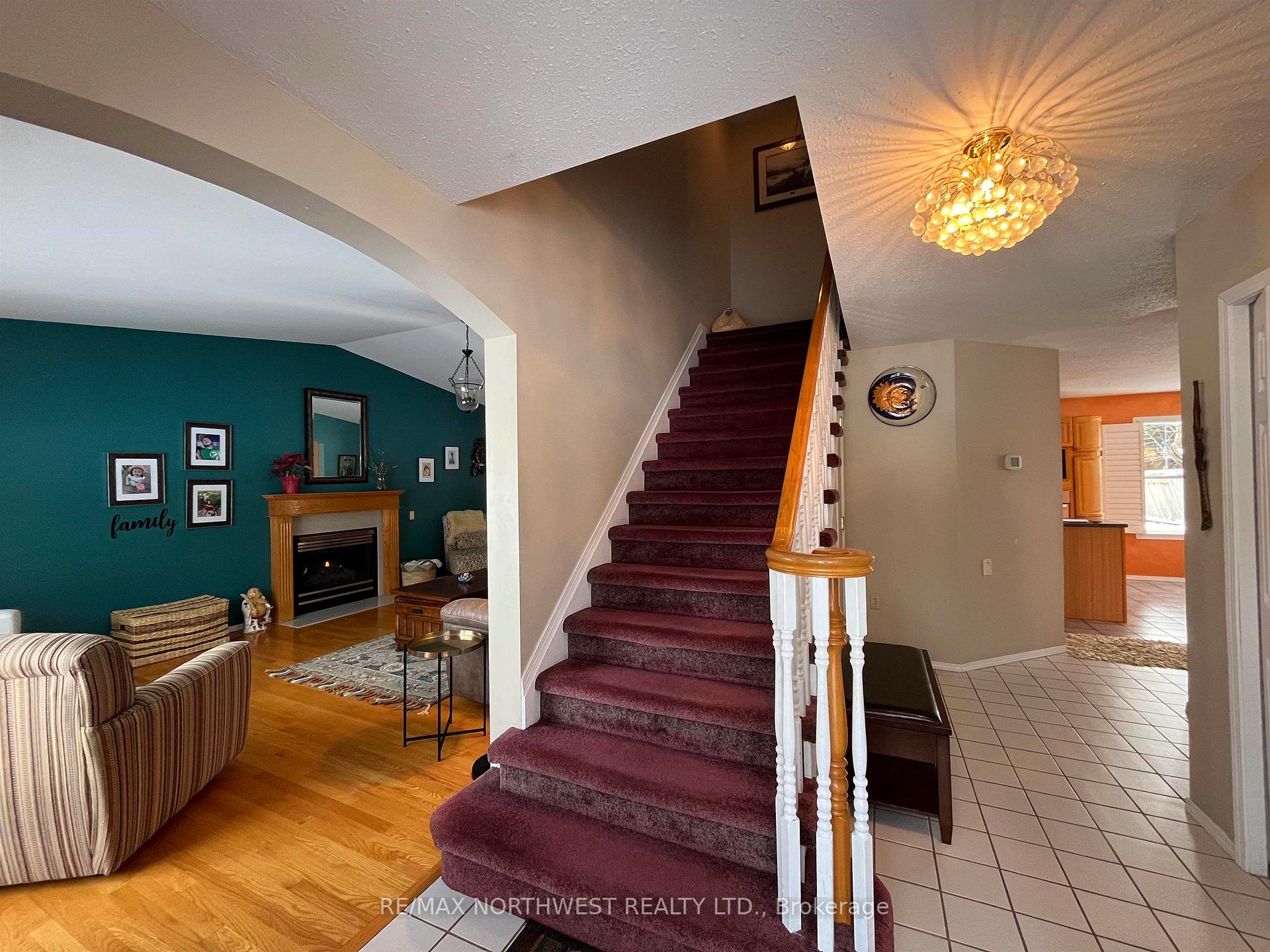 Photo 8 of 7 Gerald Street, Kenora, Evergreen — HOMEH