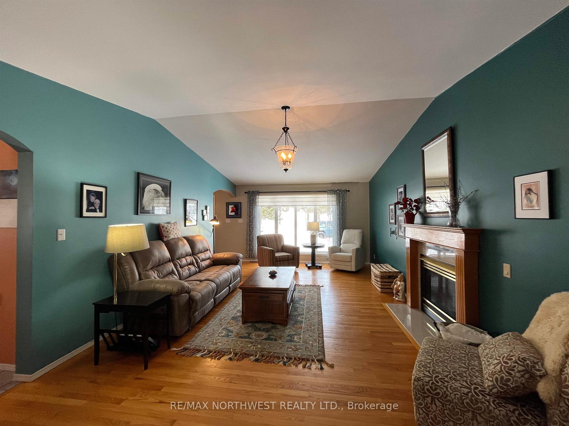 Photo 12 of 7 Gerald Street, Kenora, Evergreen — HOMEH