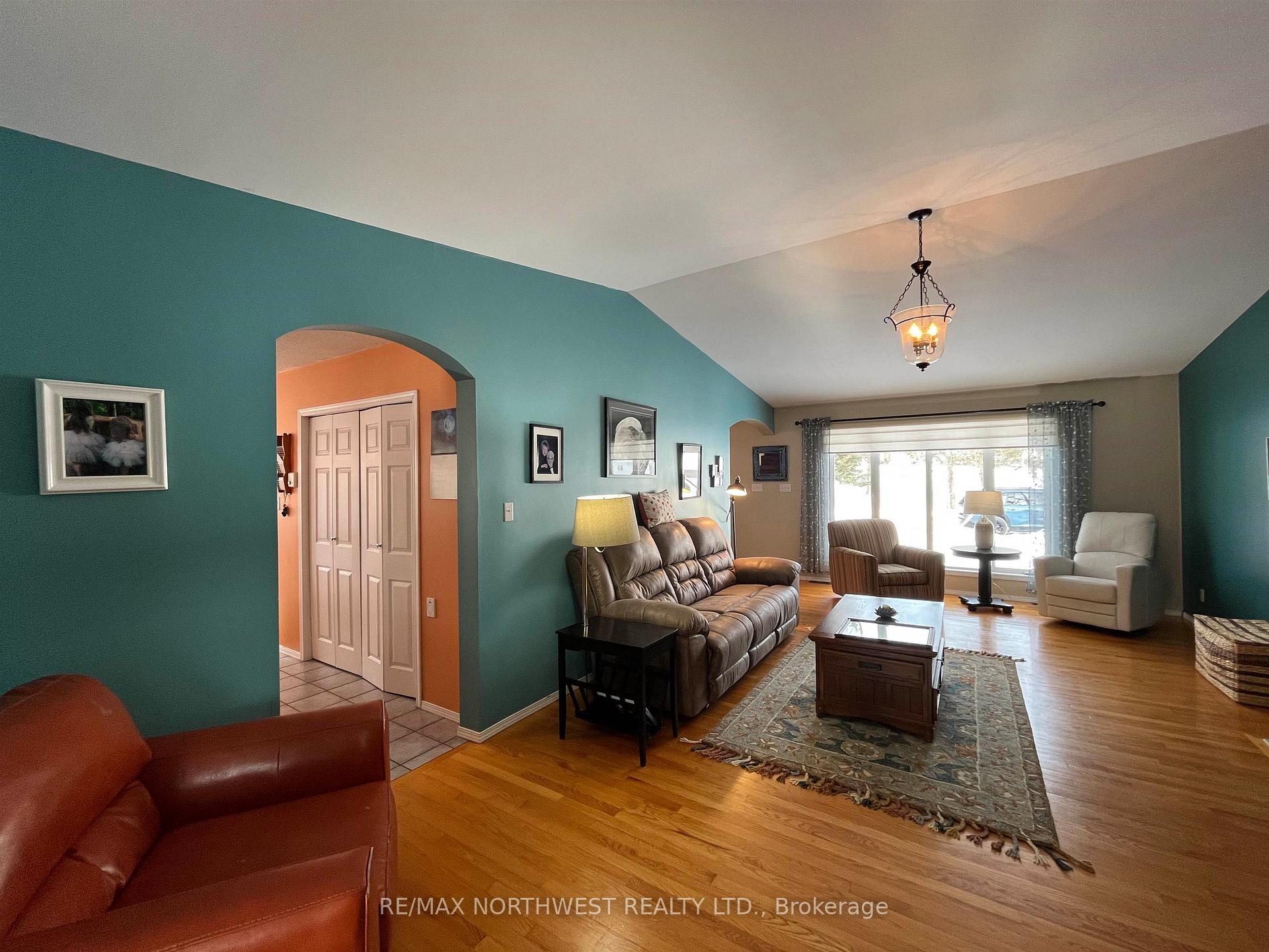 Photo 13 of 7 Gerald Street, Kenora, Evergreen — HOMEH
