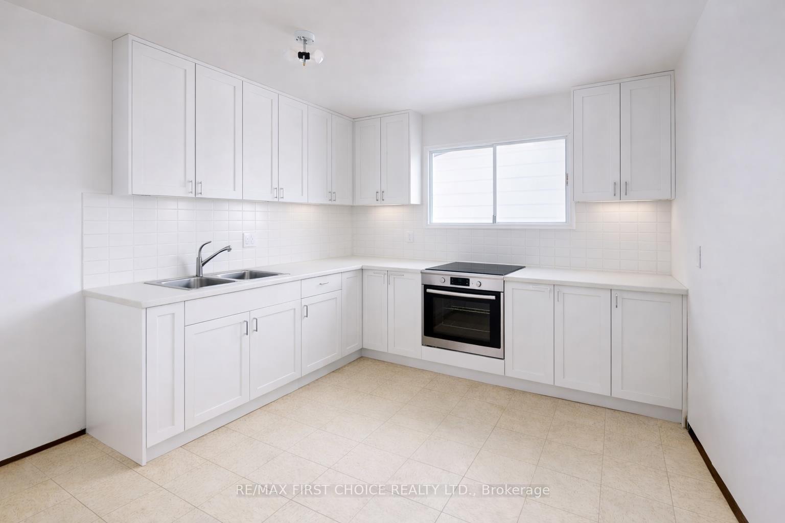 Photo 3 of 515 McGill Crescent, Thunder Bay, Northwood Park — HOMEH