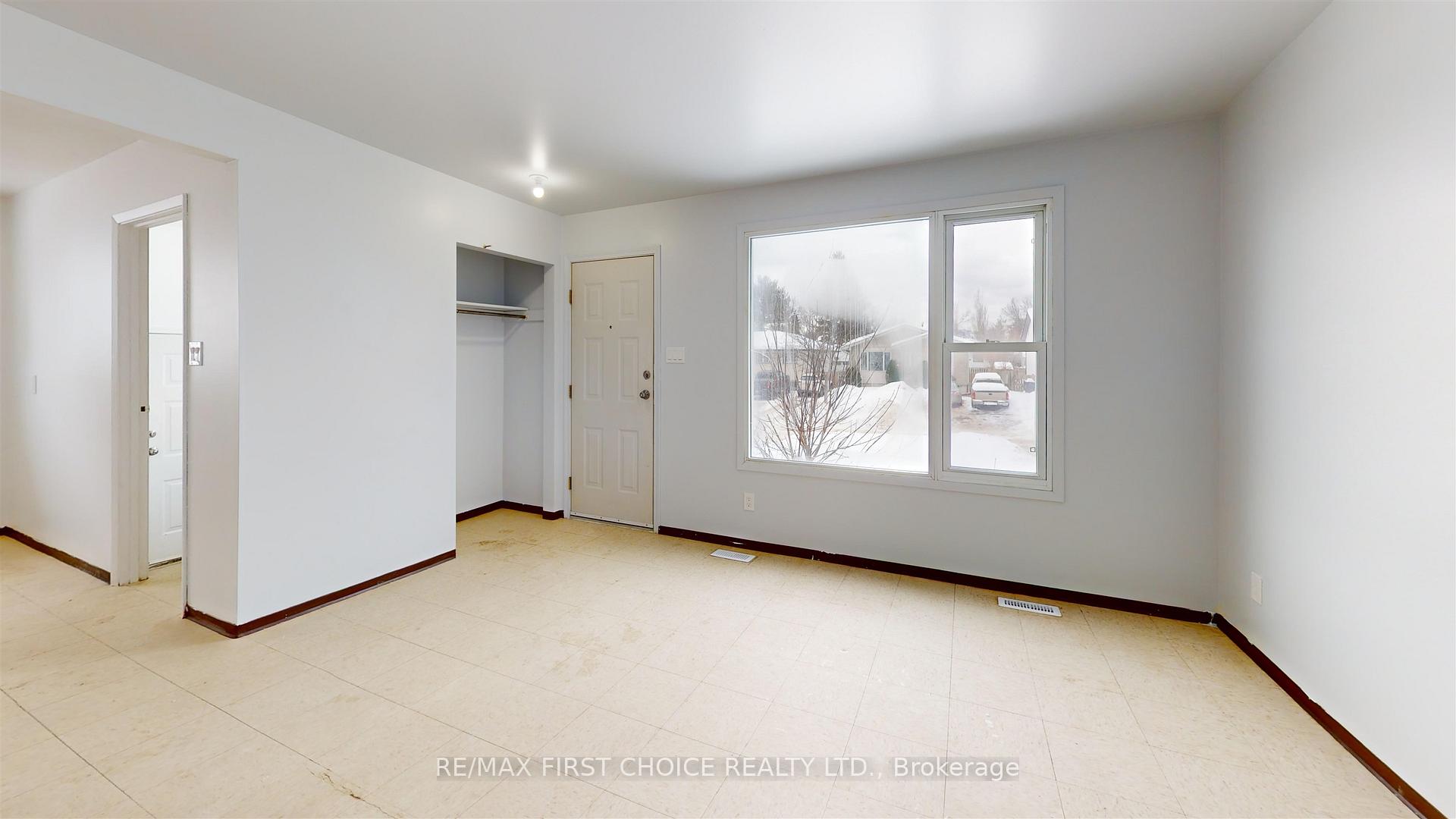 Photo 6 of 515 McGill Crescent, Thunder Bay, Northwood Park — HOMEH