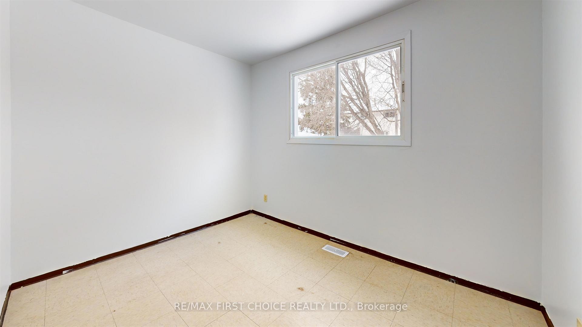Photo 10 of 515 McGill Crescent, Thunder Bay, Northwood Park — HOMEH