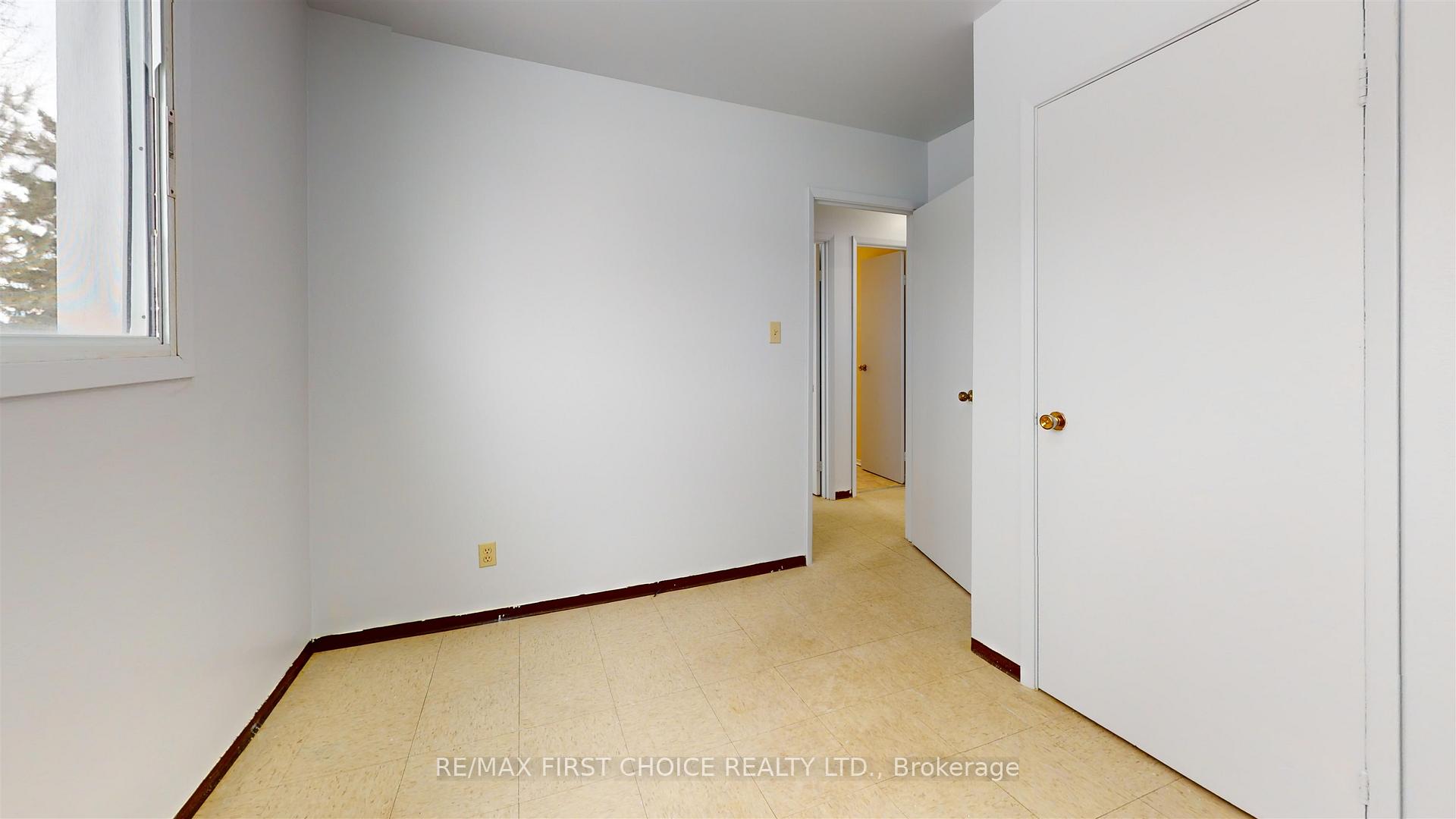 Photo 11 of 515 McGill Crescent, Thunder Bay, Northwood Park — HOMEH