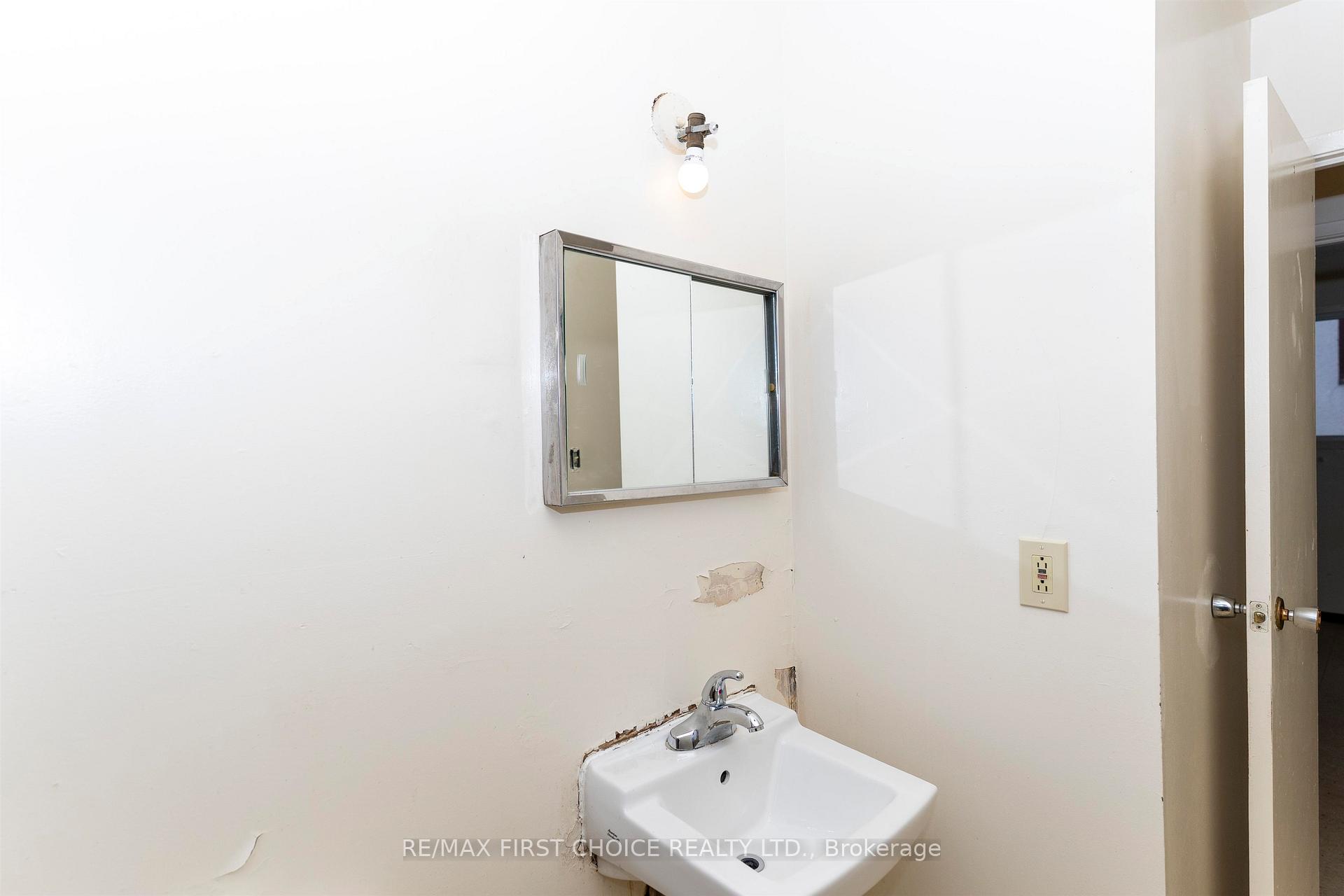 Photo 13 of 515 McGill Crescent, Thunder Bay, Northwood Park — HOMEH