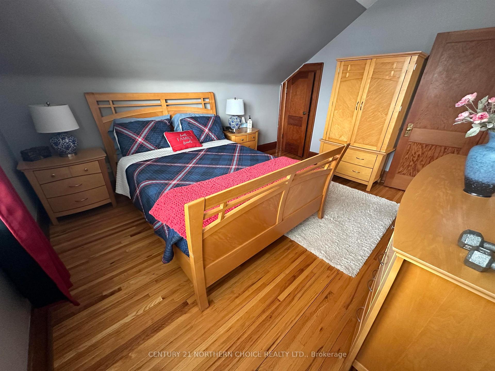 Photo 4 of 219 Sixth Avenue S, Kenora, Central — HOMEH