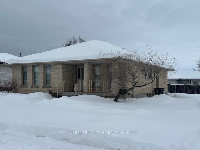 Photo 2 of 208 Flamingo Drive, Thunder Bay, River Terrace — HOMEH