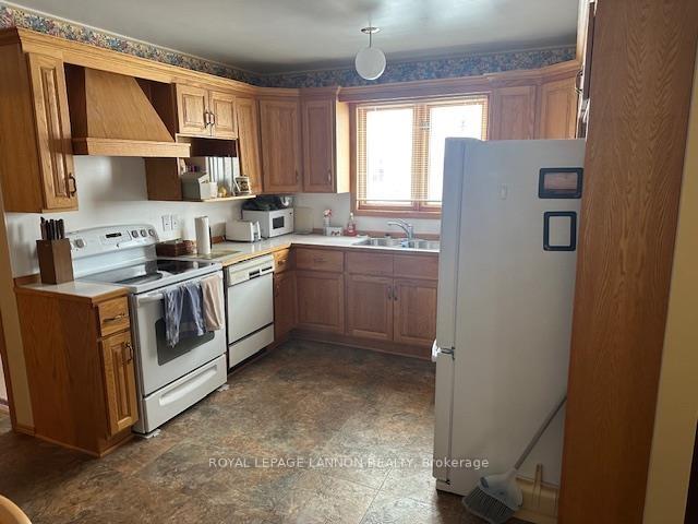 Photo 7 of 208 Flamingo Drive, Thunder Bay, River Terrace — HOMEH