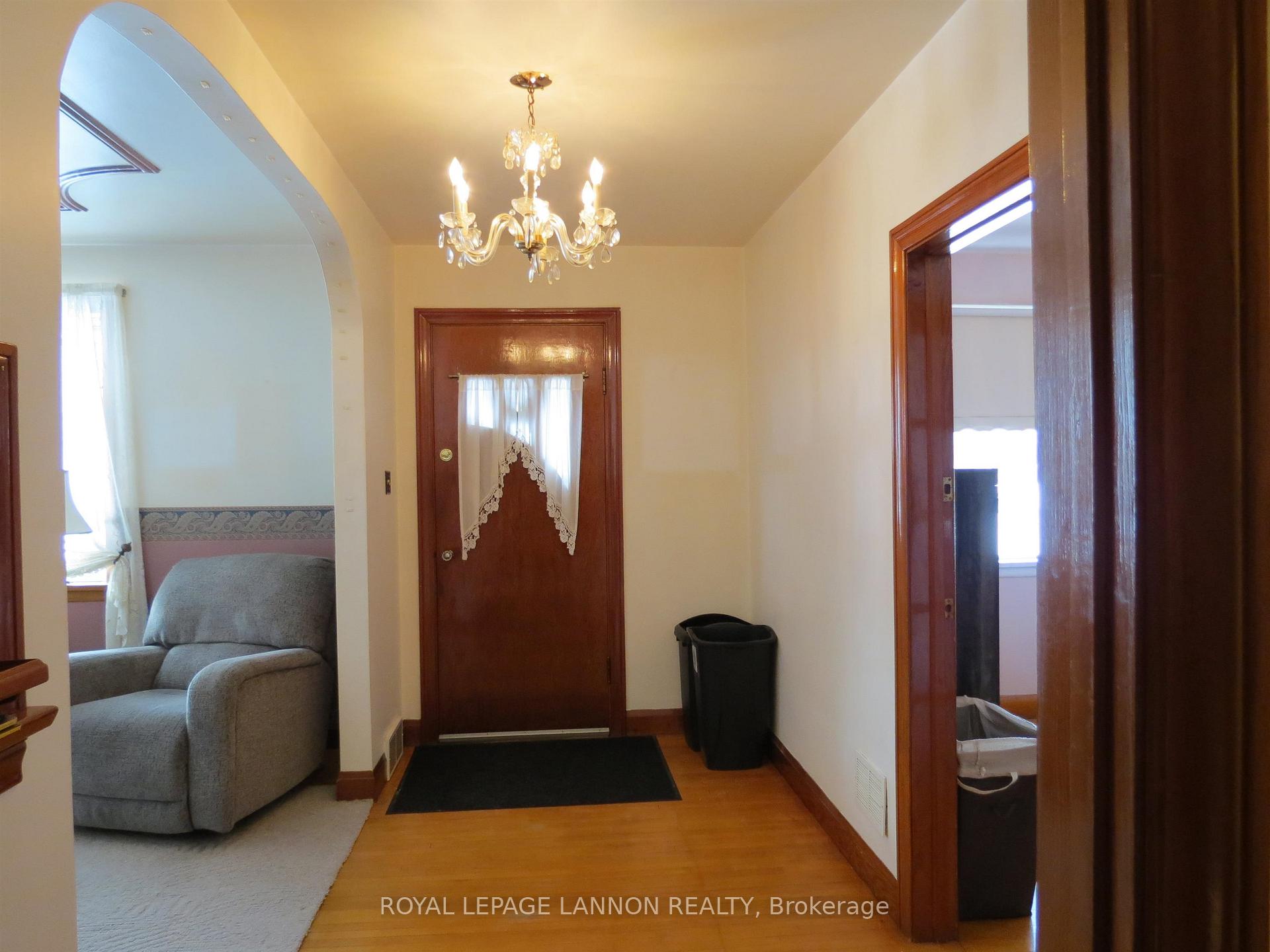 Photo 5 of 836 Simpson Street, Thunder Bay, East End — HOMEH