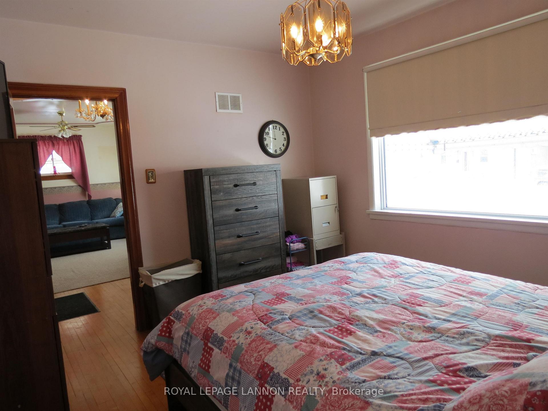 Photo 11 of 836 Simpson Street, Thunder Bay, East End — HOMEH