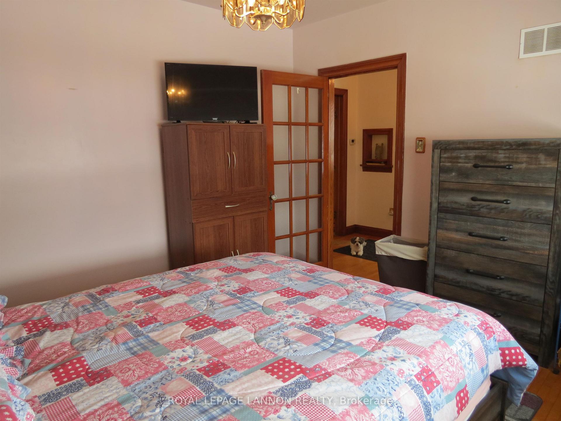 Photo 13 of 836 Simpson Street, Thunder Bay, East End — HOMEH