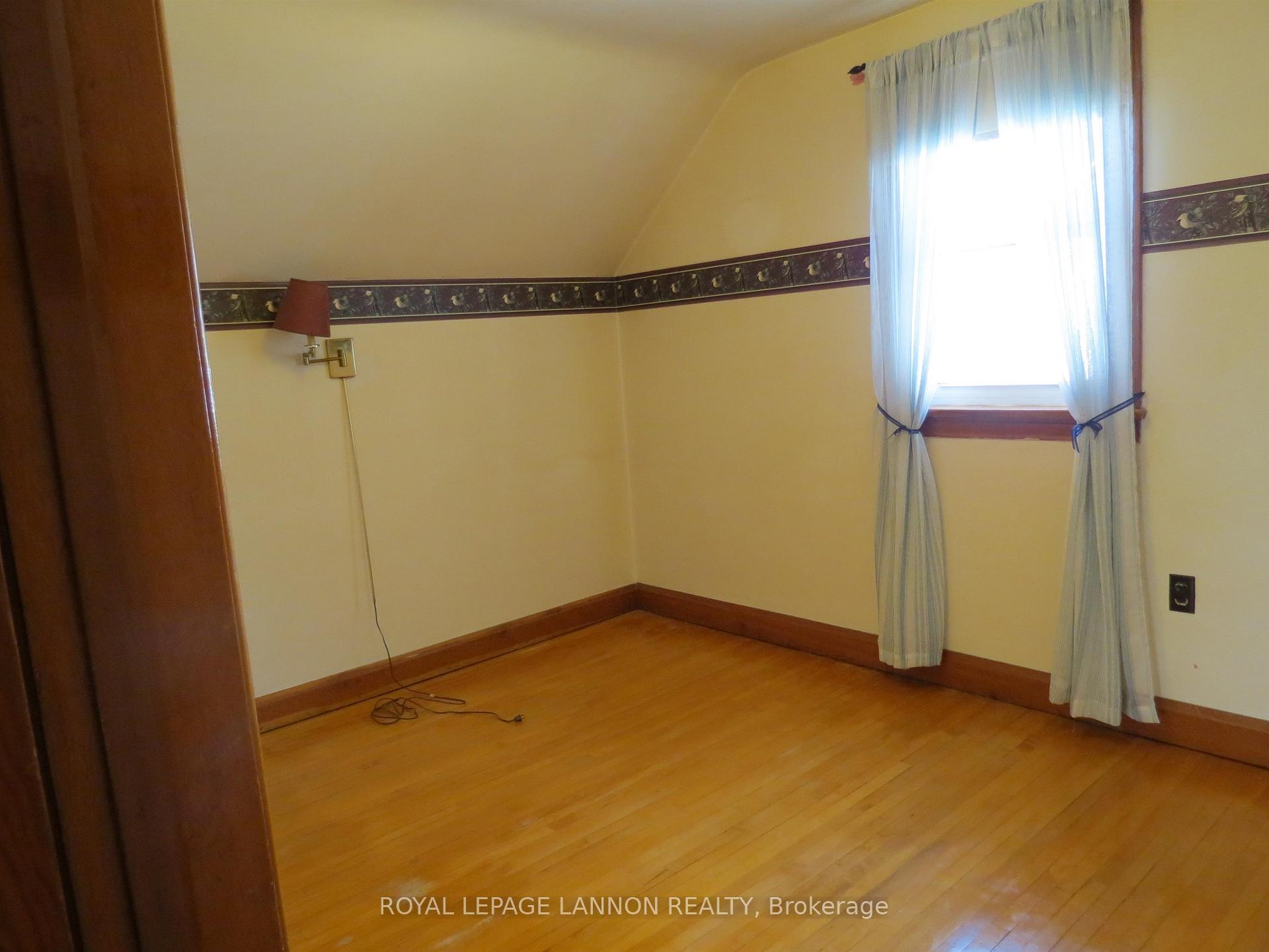 Photo 21 of 836 Simpson Street, Thunder Bay, East End — HOMEH
