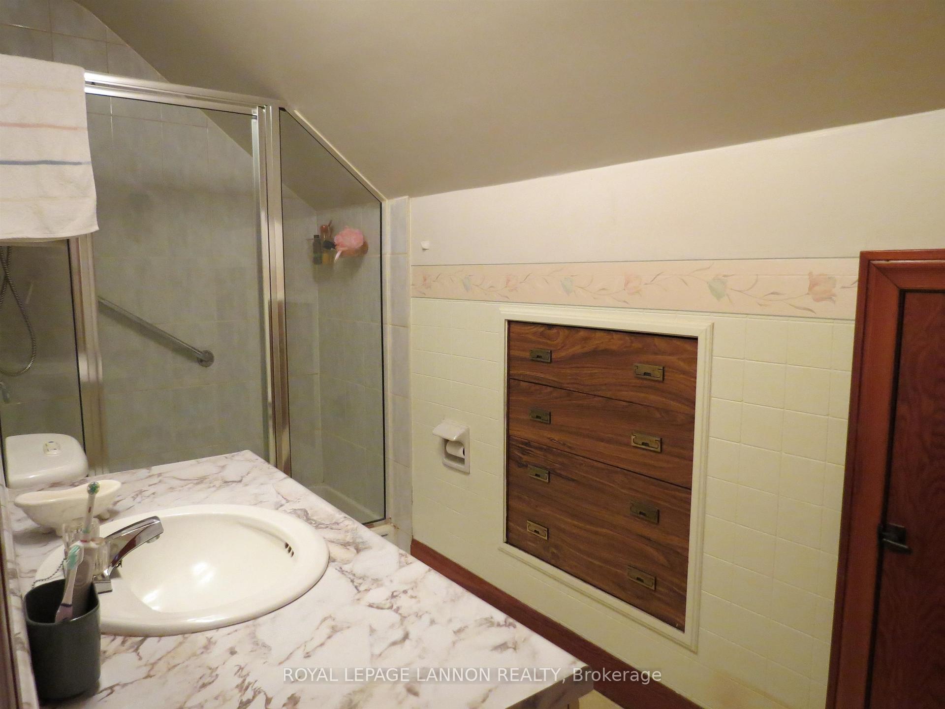Photo 25 of 836 Simpson Street, Thunder Bay, East End — HOMEH