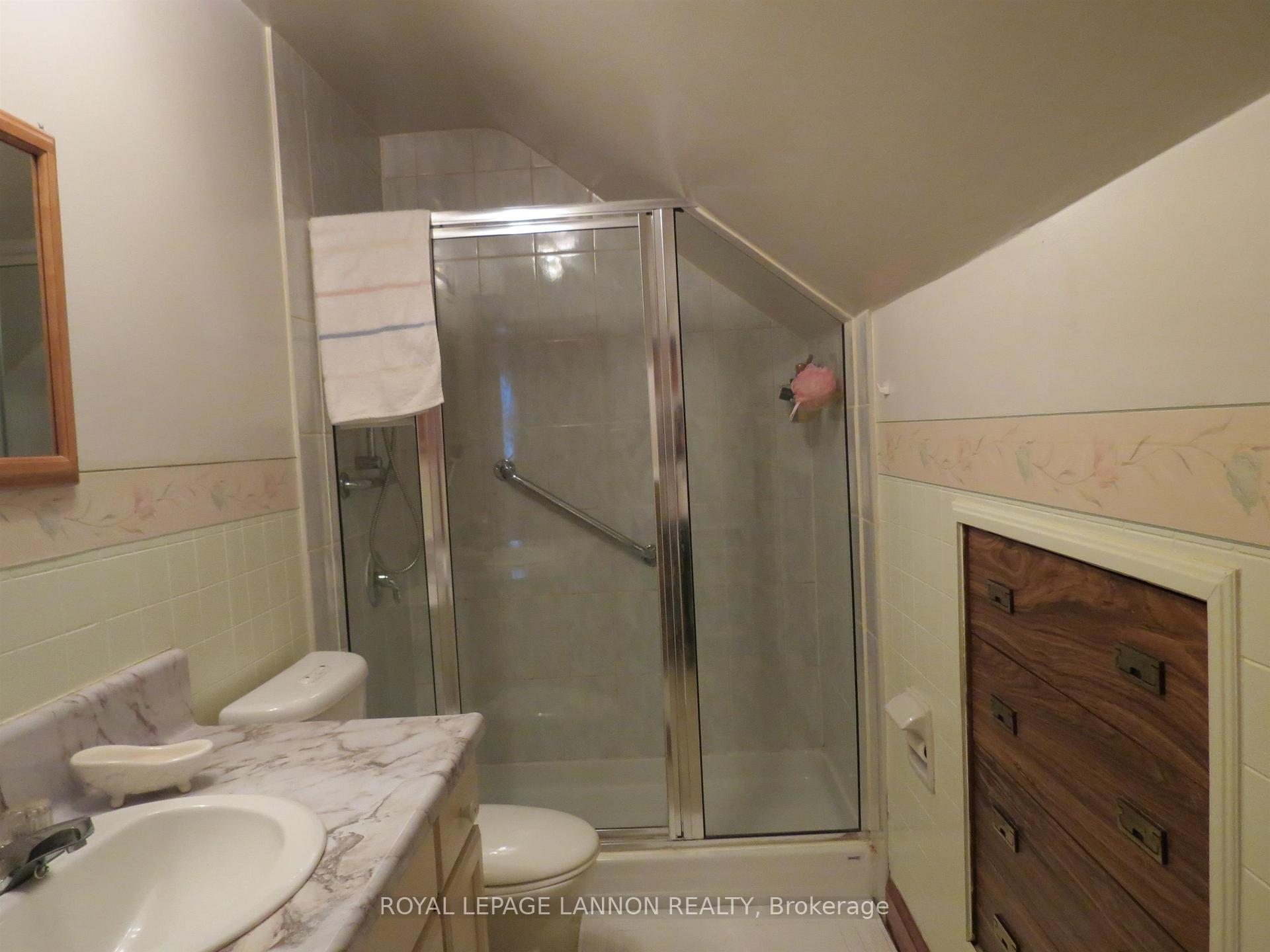 Photo 26 of 836 Simpson Street, Thunder Bay, East End — HOMEH