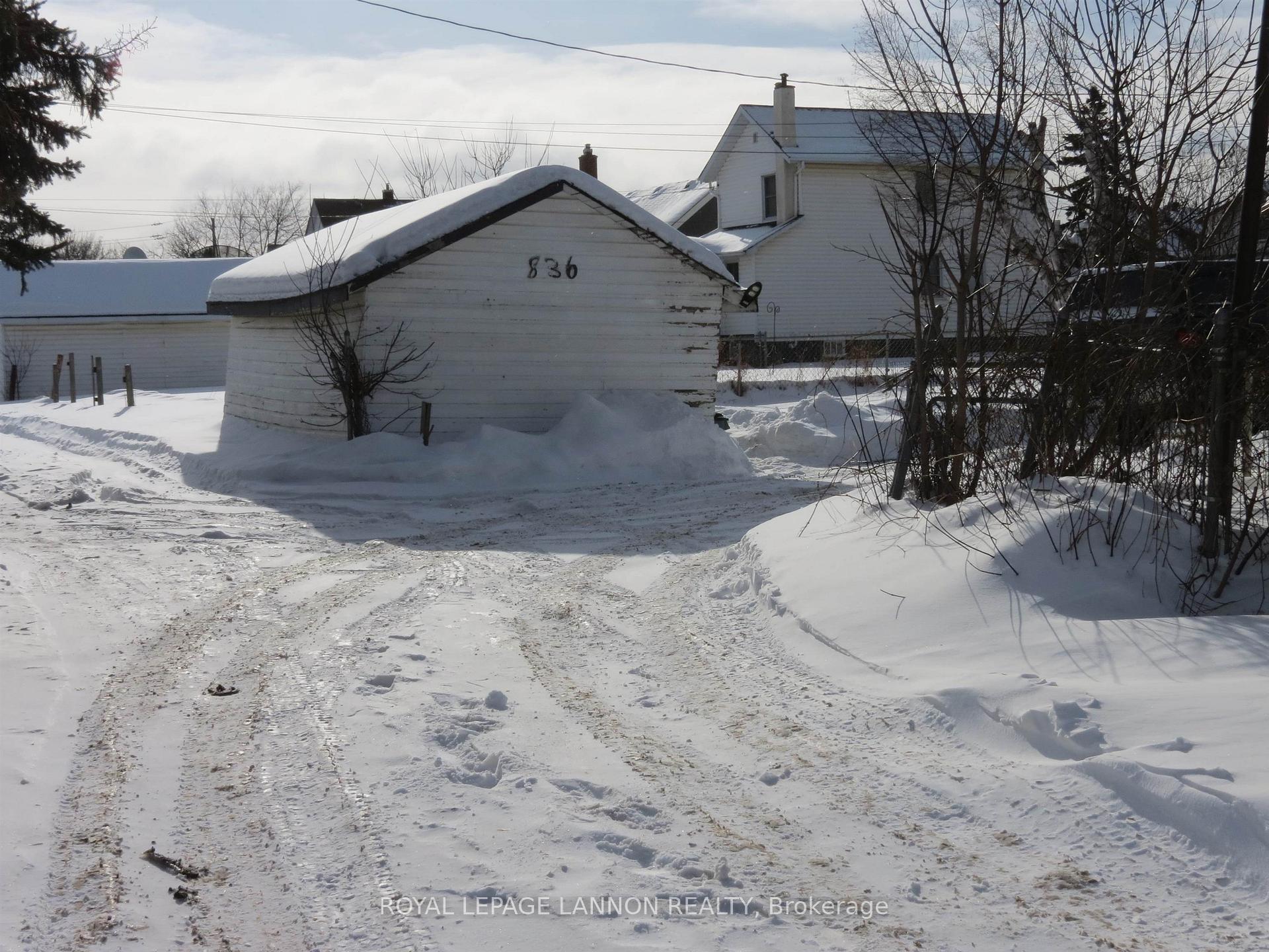 Photo 49 of 836 Simpson Street, Thunder Bay, East End — HOMEH