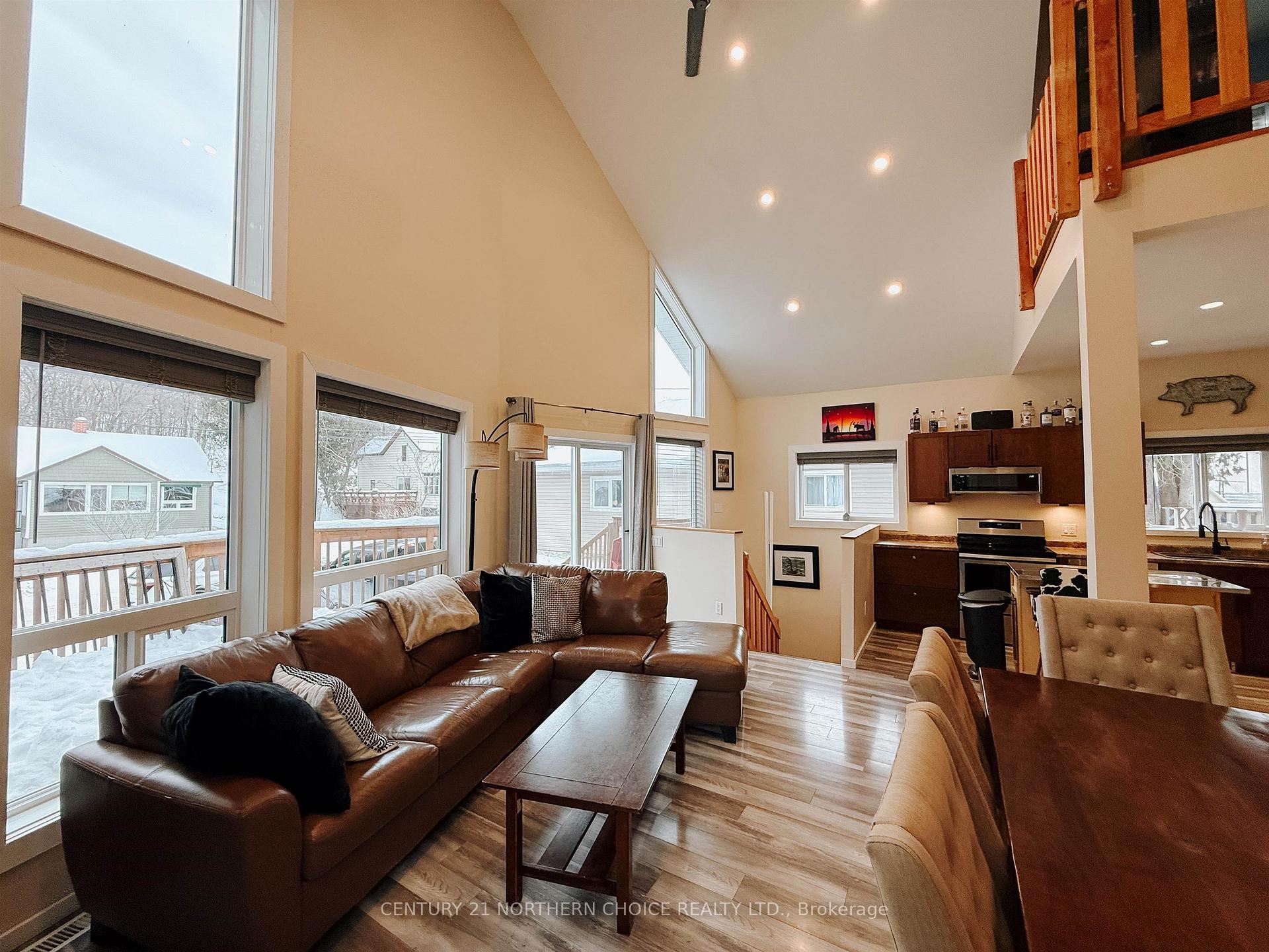 Photo 6 of 408 Bay Street, Kenora, Keewatin — HOMEH