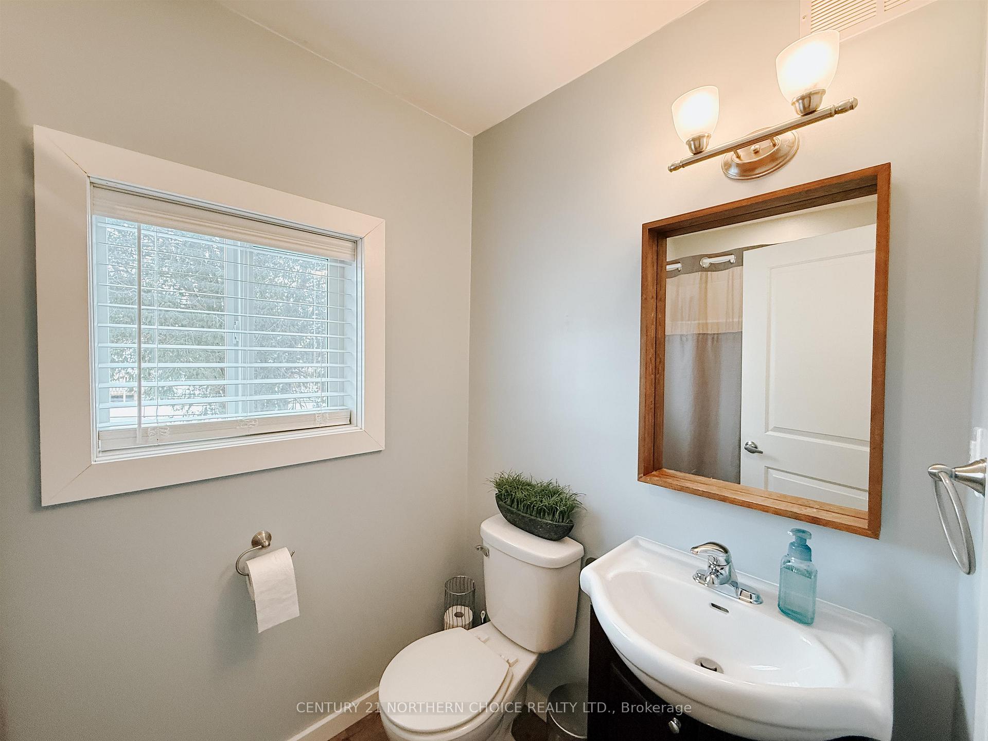 Photo 17 of 408 Bay Street, Kenora, Keewatin — HOMEH