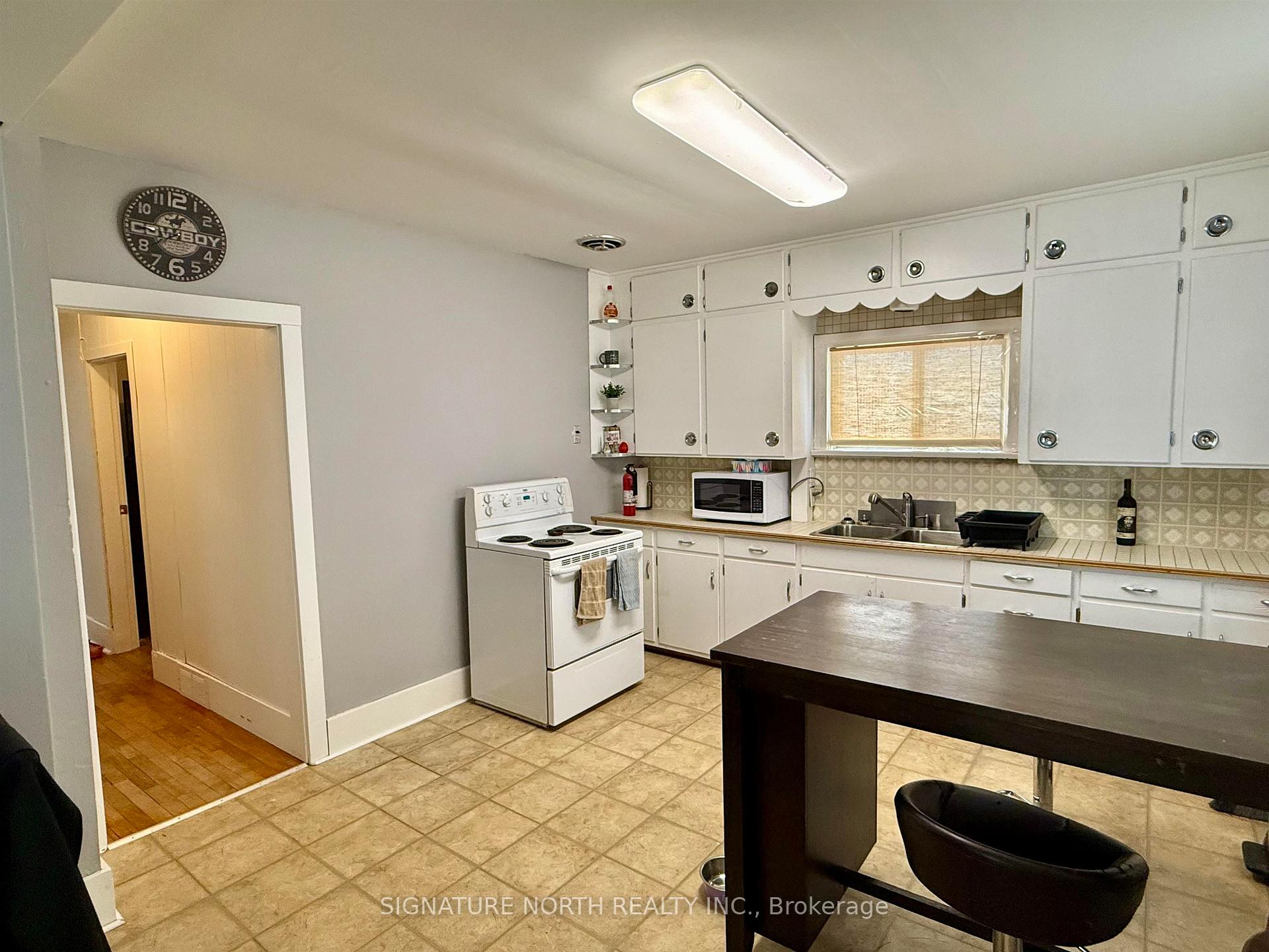 Photo 3 of 162 Brock Street E, Thunder Bay, Westfort — HOMEH