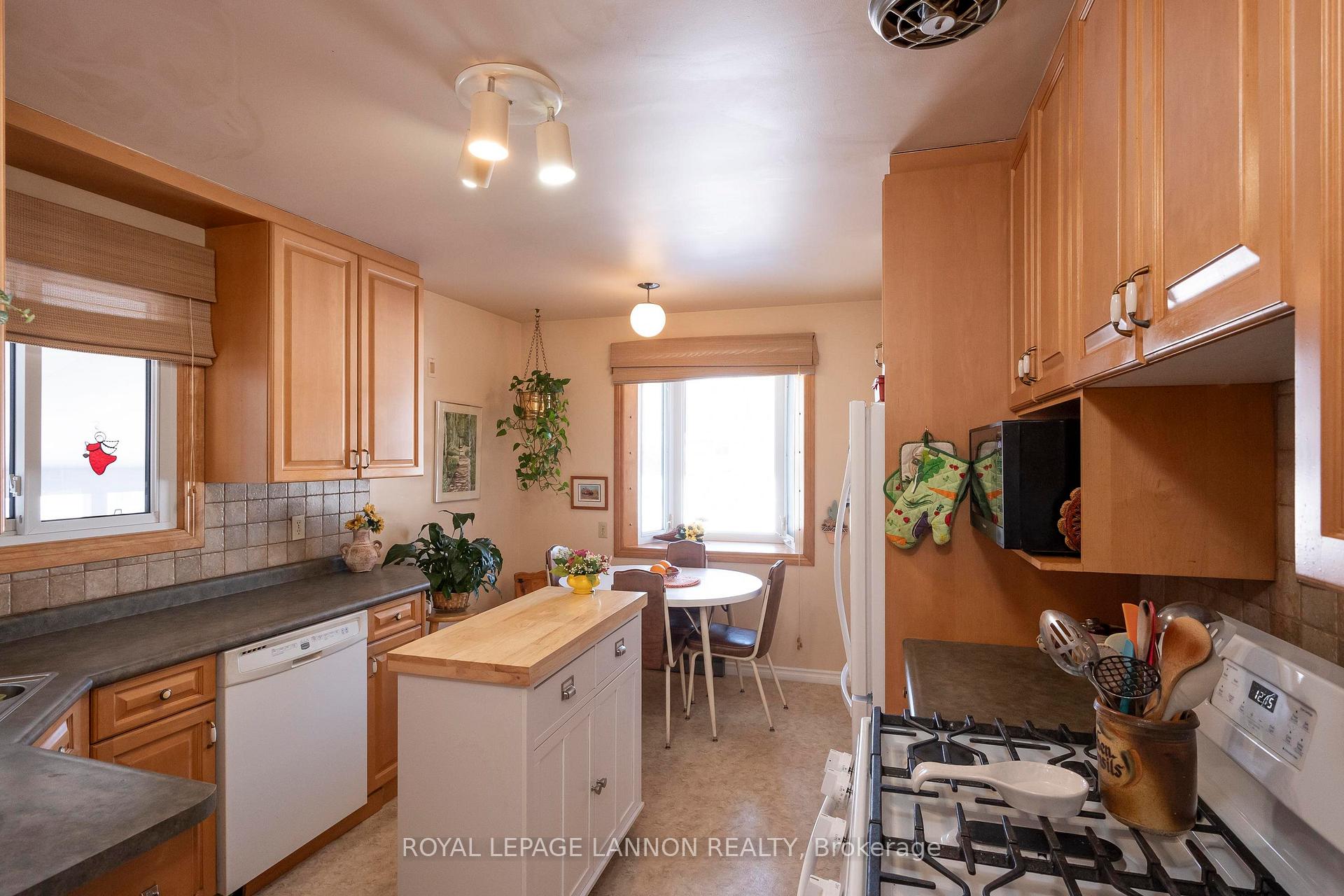 Photo 13 of 75 Manion Place, Thunder Bay, Shuniah — HOMEH