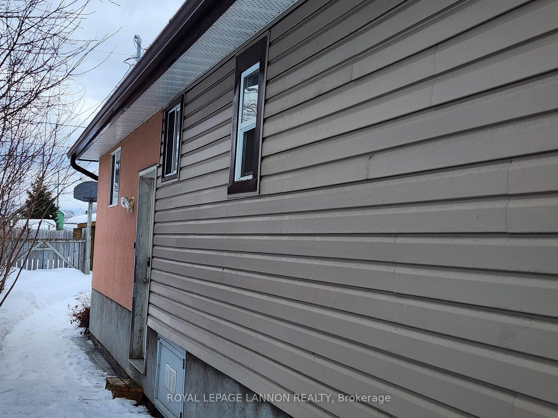 Photo 2 of 617 McBain Street, Thunder Bay, East End — HOMEH