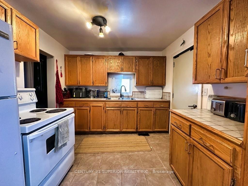 Photo 16 of 623 McLaughlin Street, Thunder Bay, East End — HOMEH