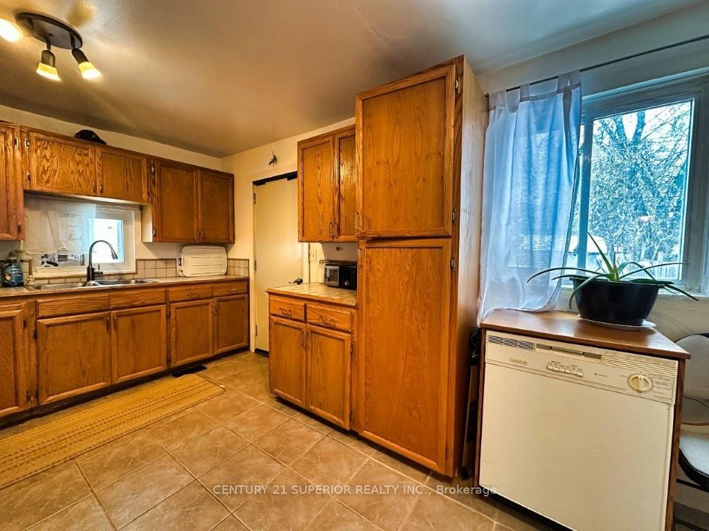 Photo 18 of 623 McLaughlin Street, Thunder Bay, East End — HOMEH