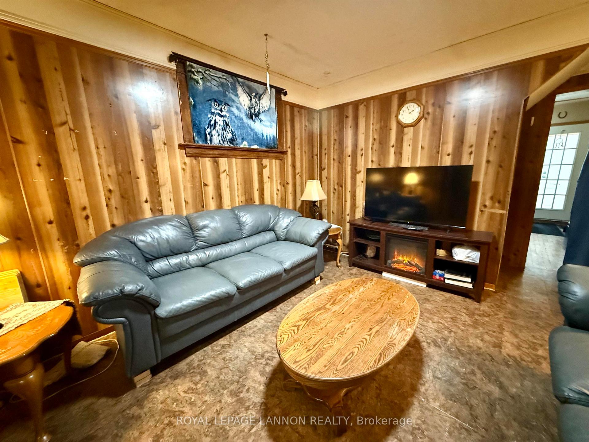 Photo 9 of 61 Ontario Street, Thunder Bay, Court / Cumberland — HOMEH