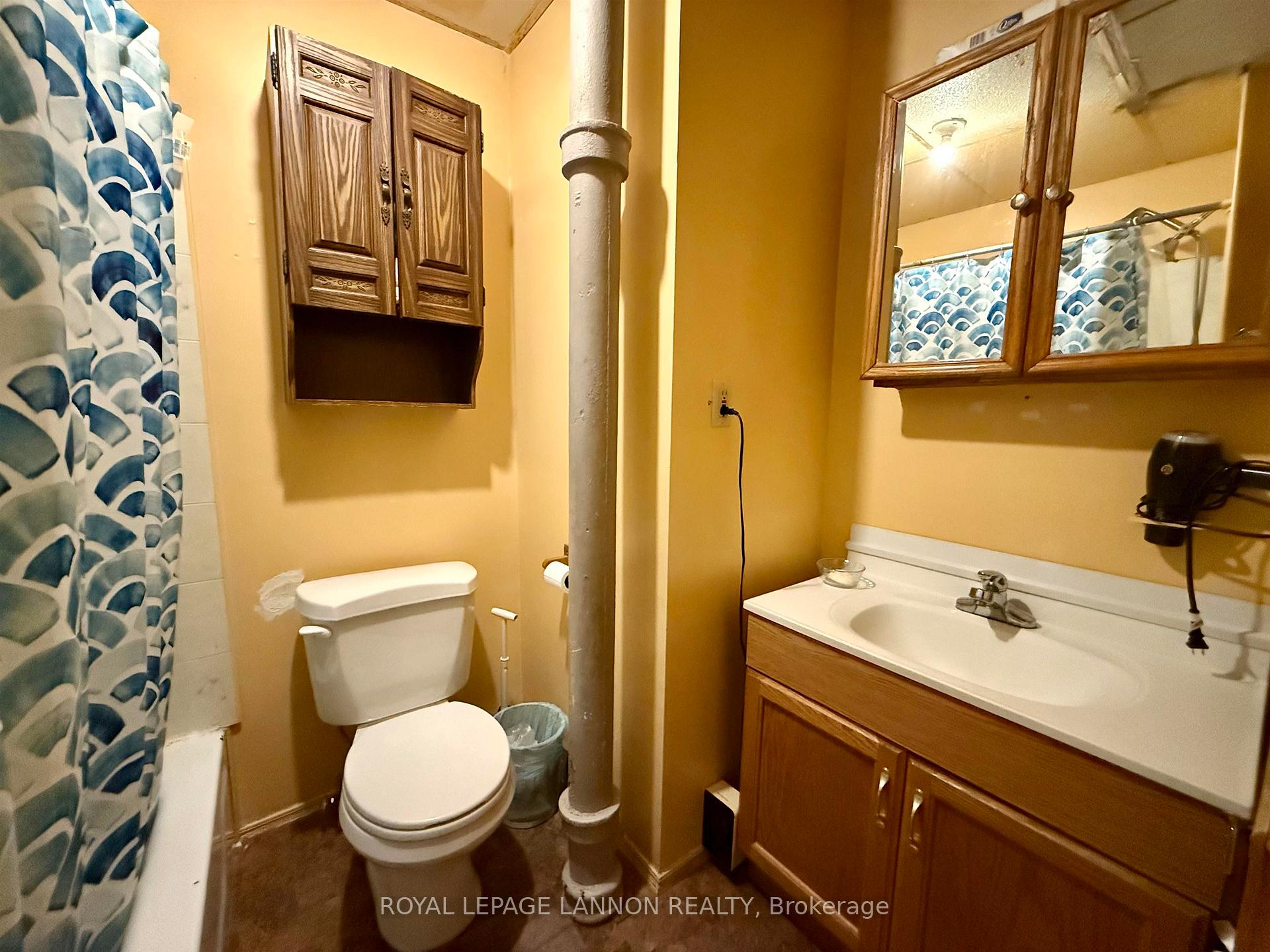 Photo 16 of 61 Ontario Street, Thunder Bay, Court / Cumberland — HOMEH