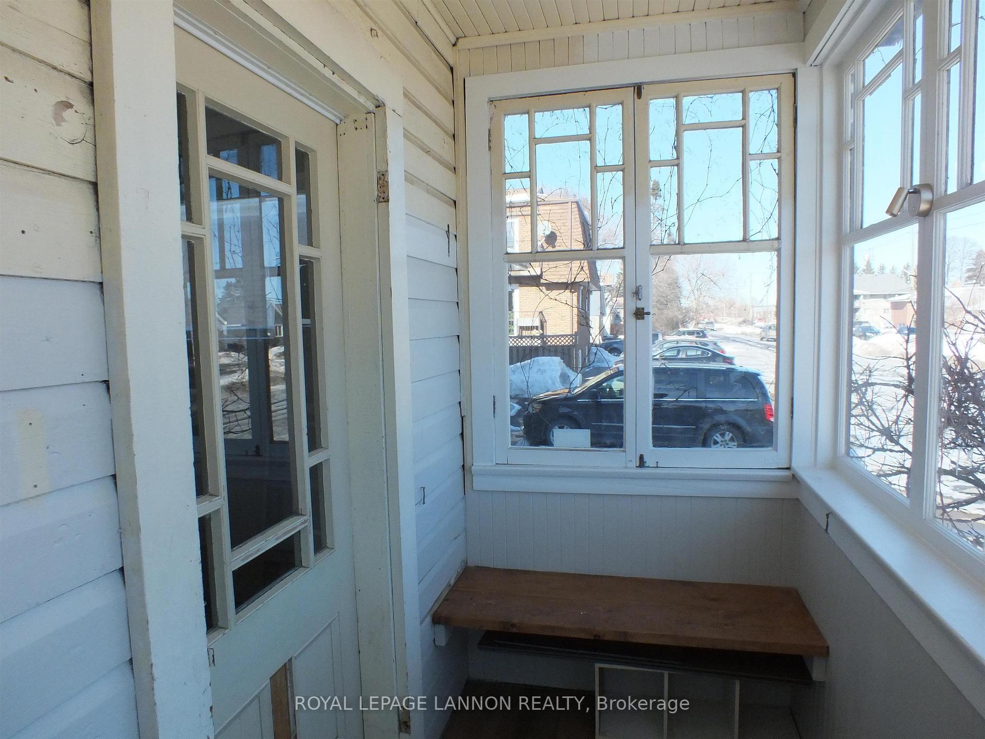 Photo 4 of 611 Vickers Street N, Thunder Bay, McKeller Park — HOMEH