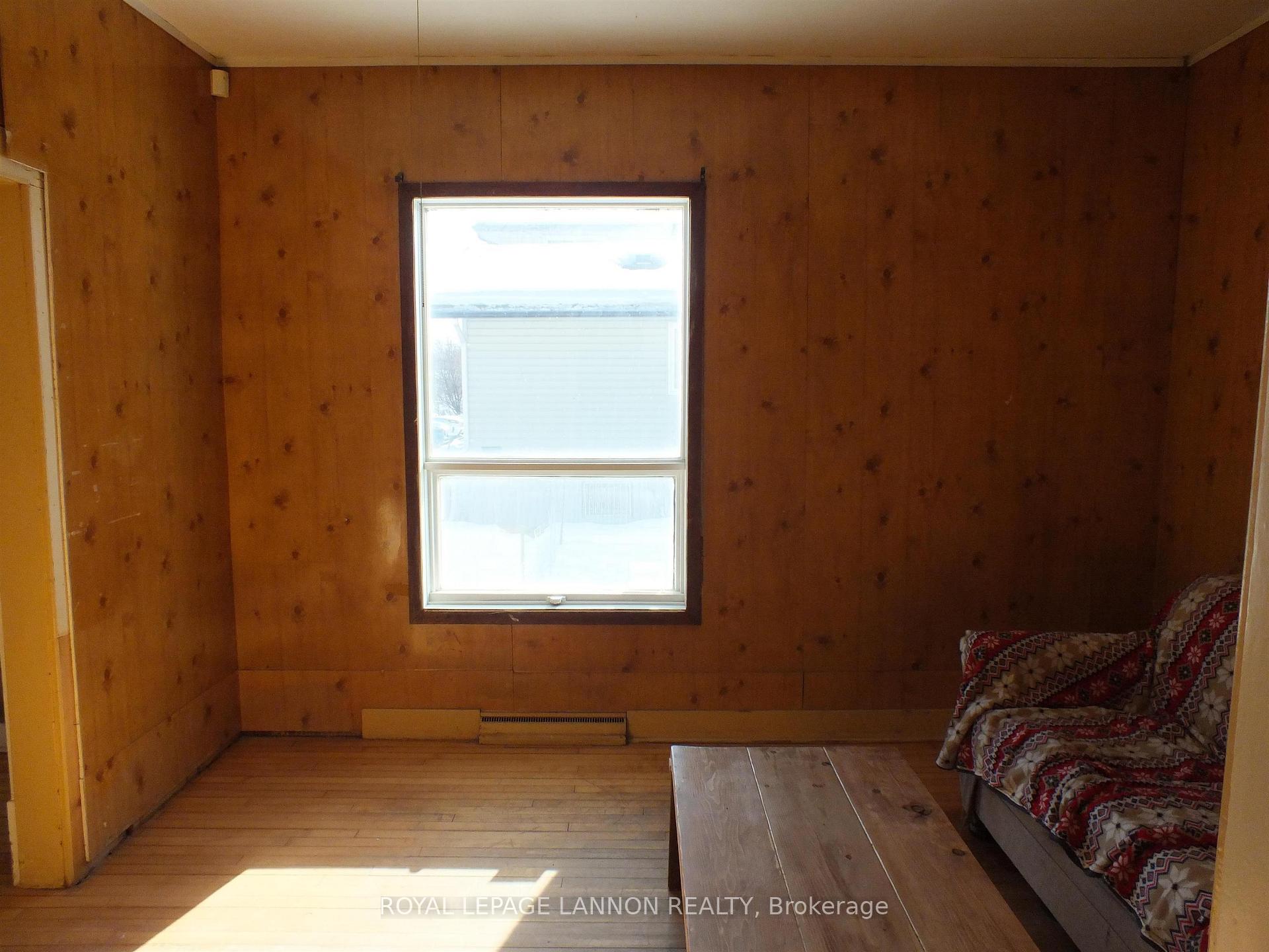 Photo 9 of 611 Vickers Street N, Thunder Bay, McKeller Park — HOMEH