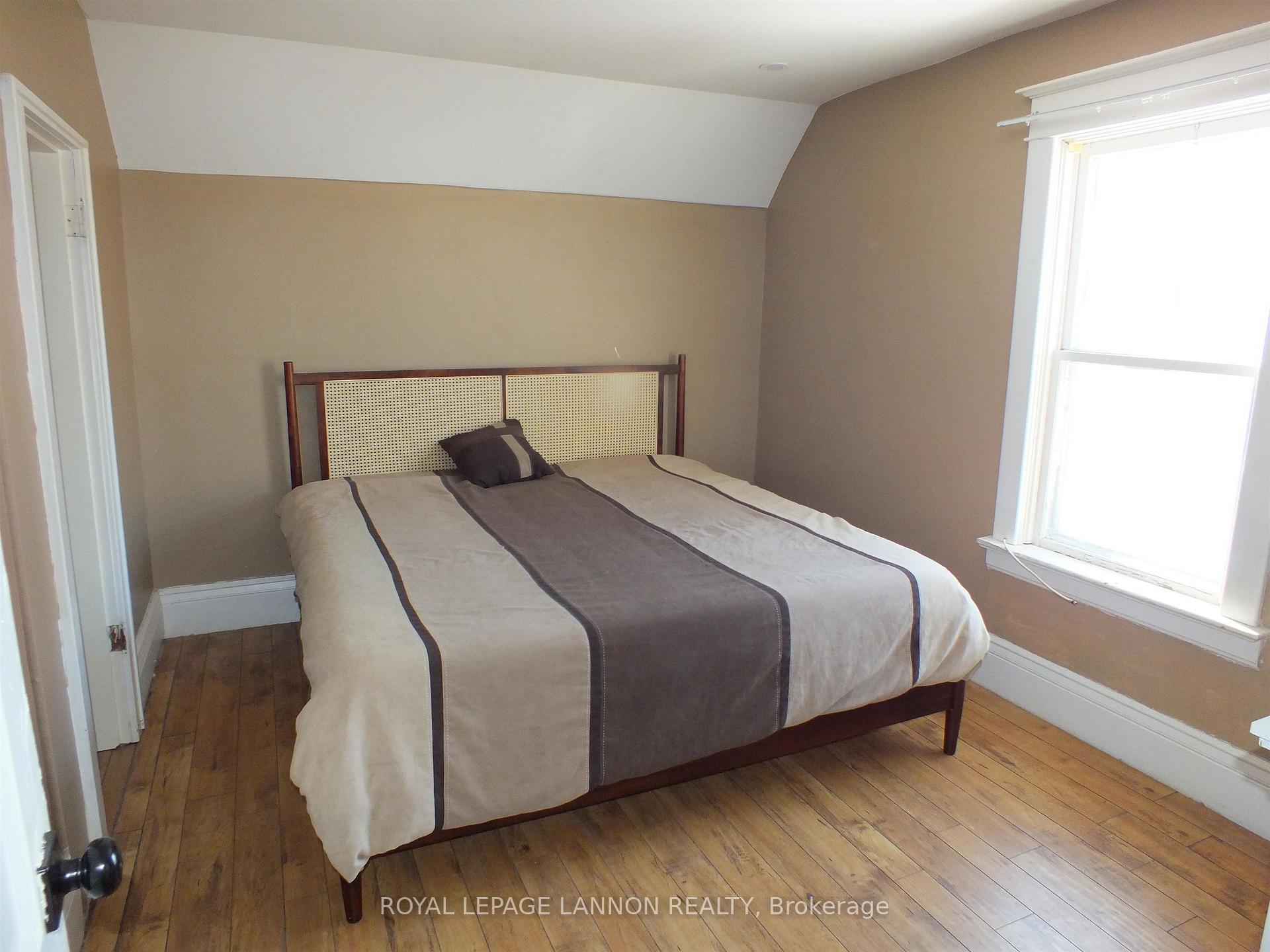 Photo 16 of 611 Vickers Street N, Thunder Bay, McKeller Park — HOMEH
